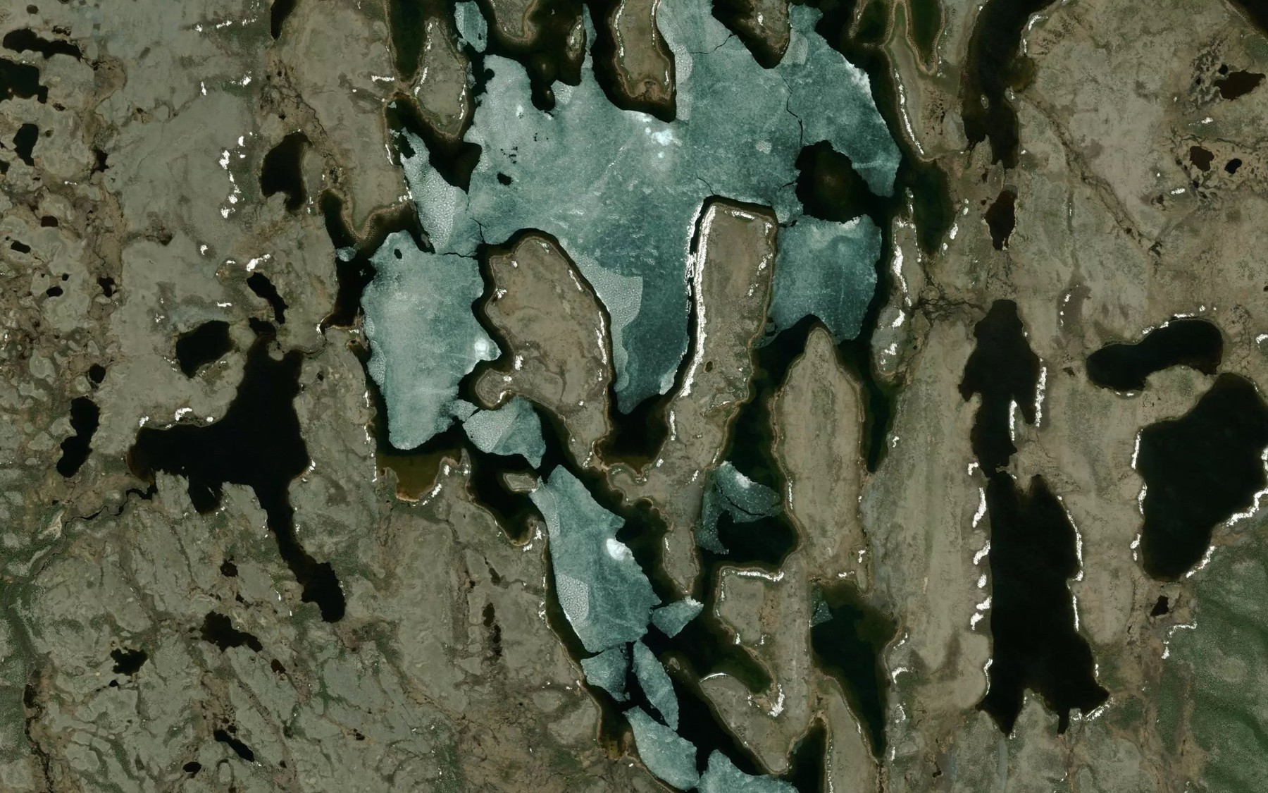 Satellite map of the Inverarity Lake