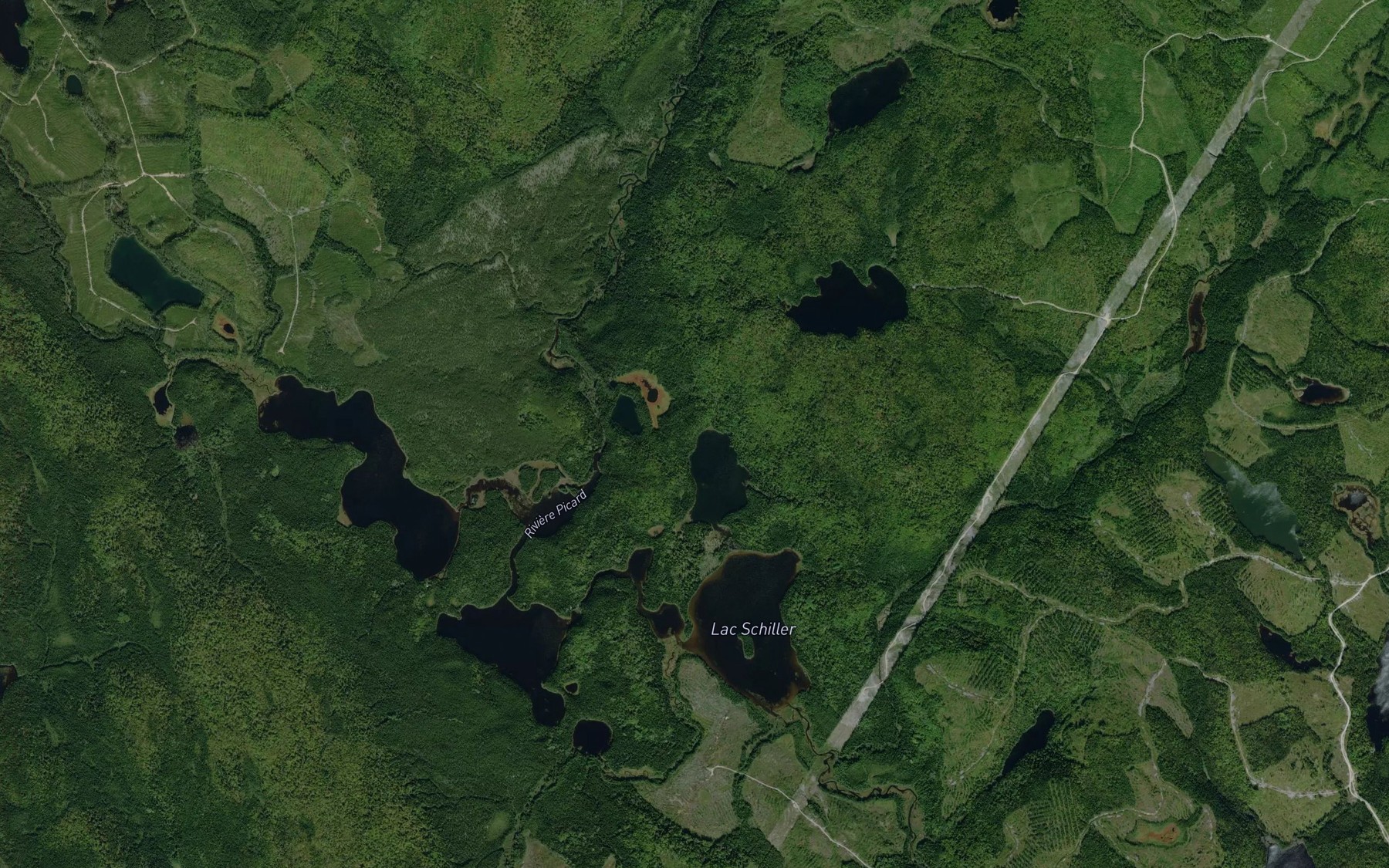 Satellite map of the Etang Poitras