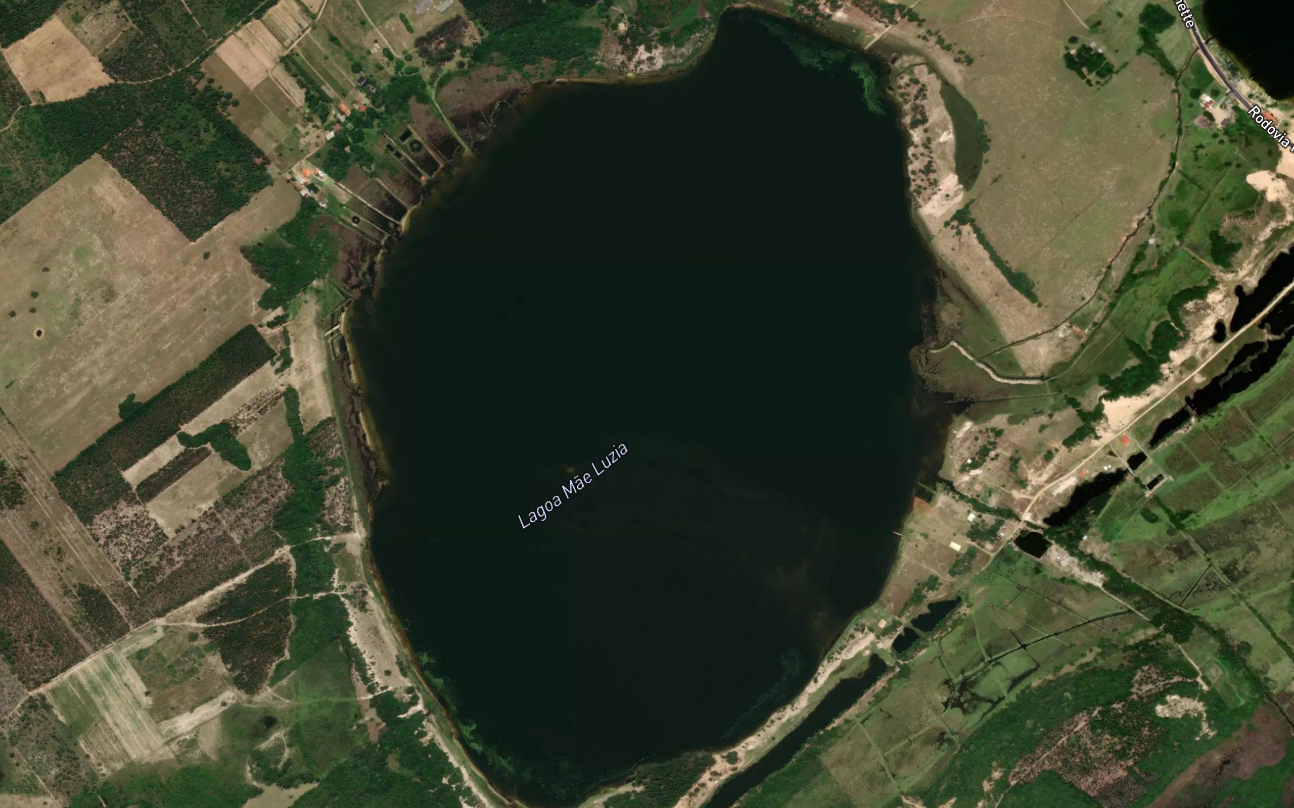 Lagoa Mae Luzia