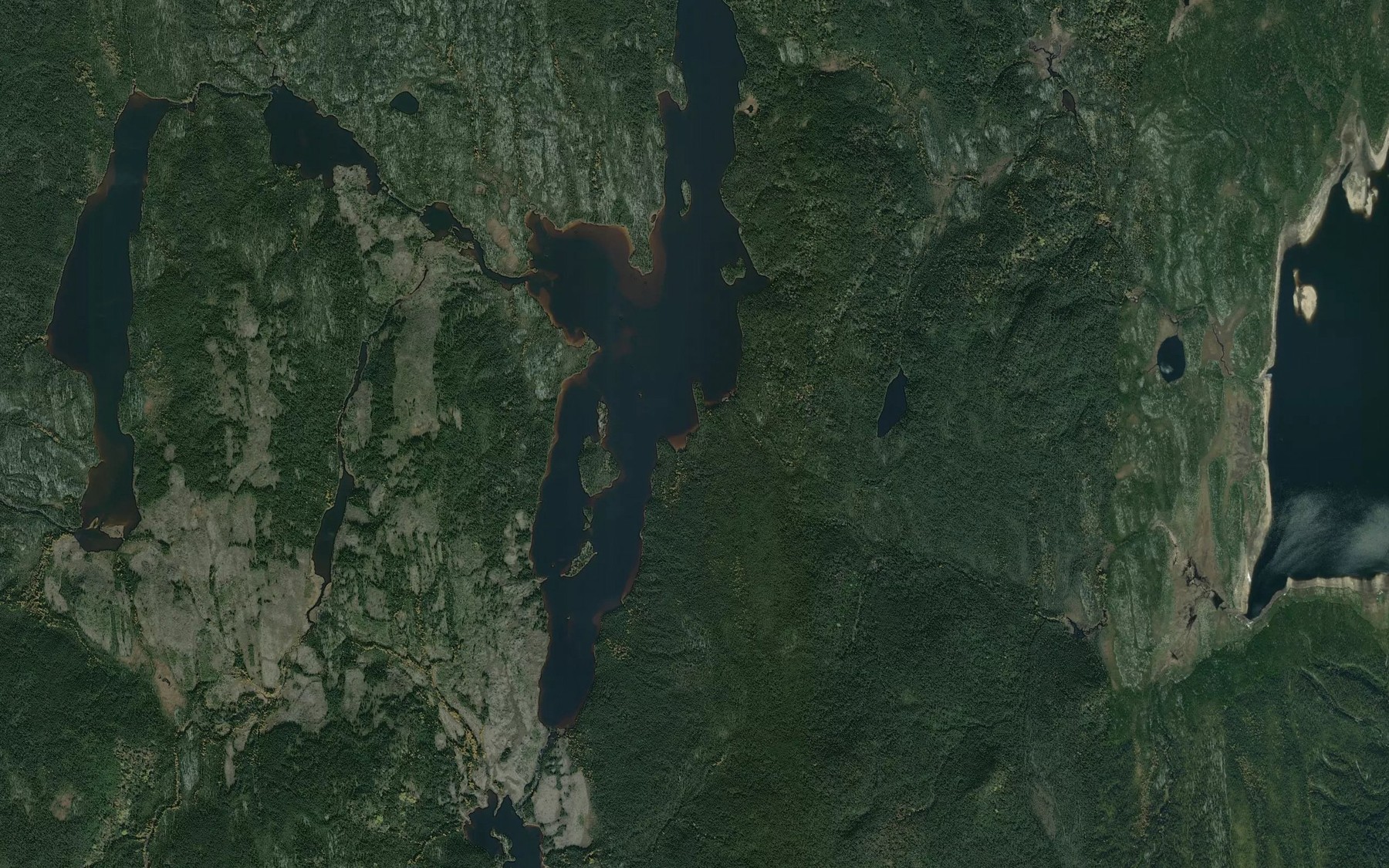 Satellite map of the Baie des Barils