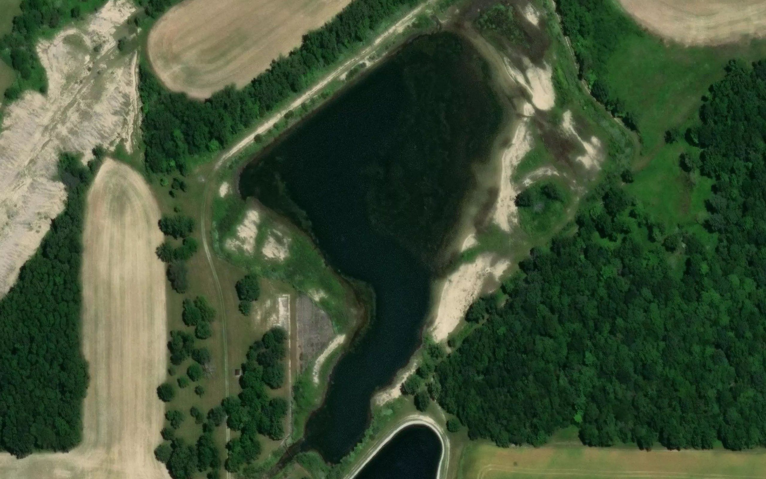 Bar-E Club Lake