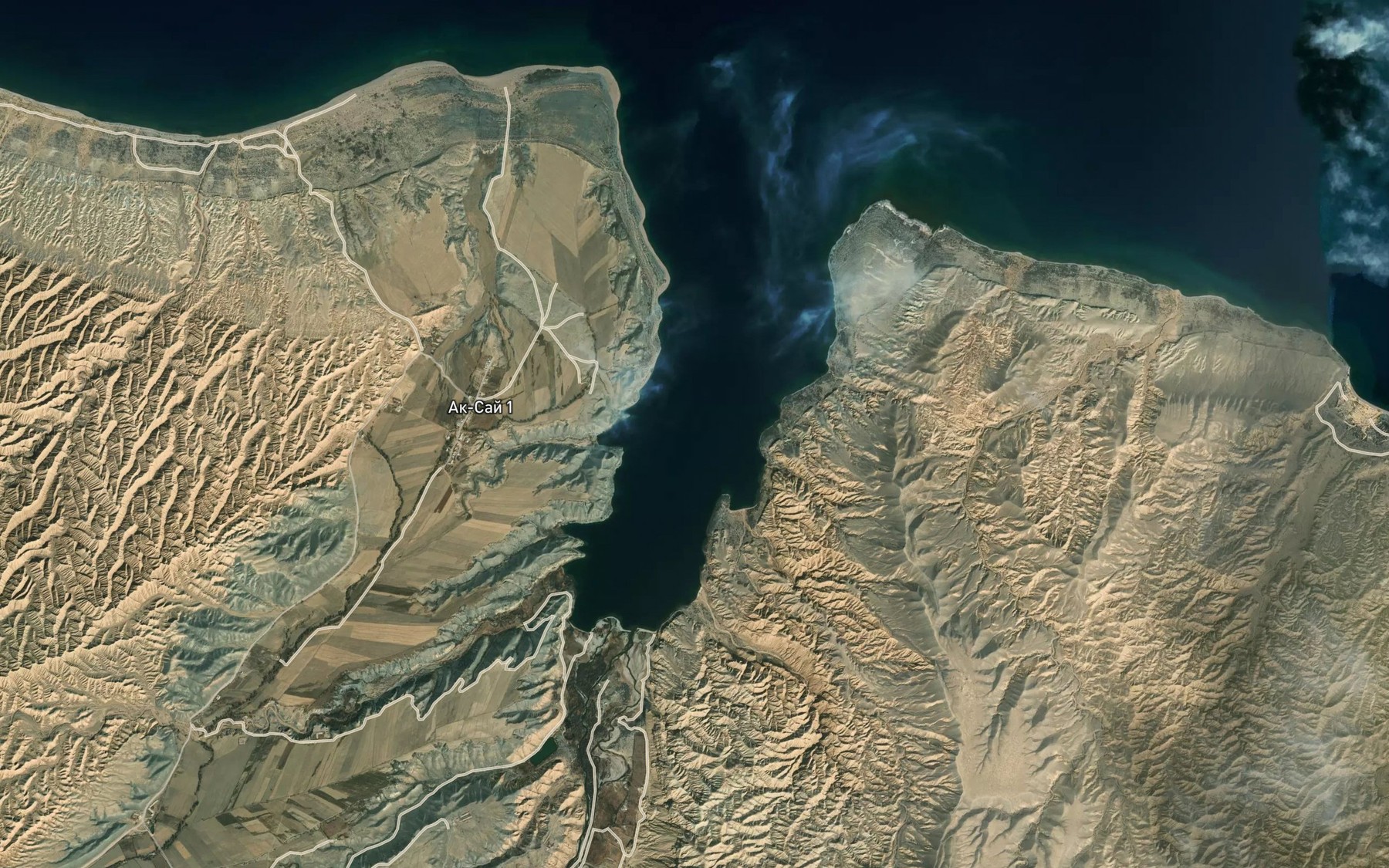 Satellite map of the Zaliv Tong