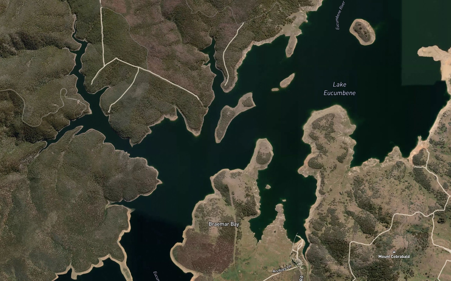 Satellite map of the Braemar Bay
