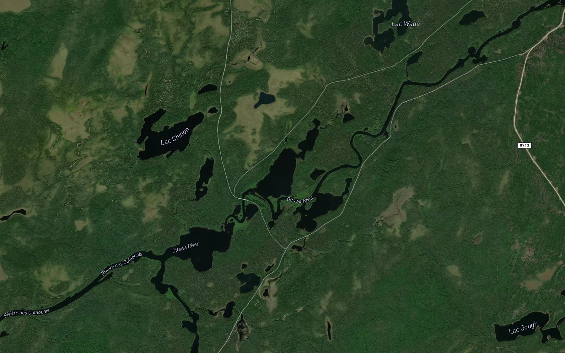 Satellite map of the Lac de l'Esturgeon