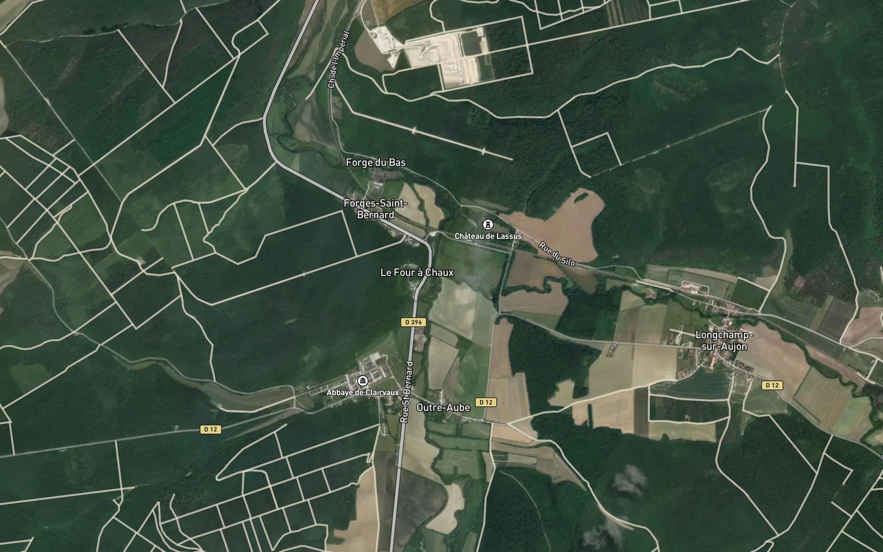 Satellite map of the Aujon