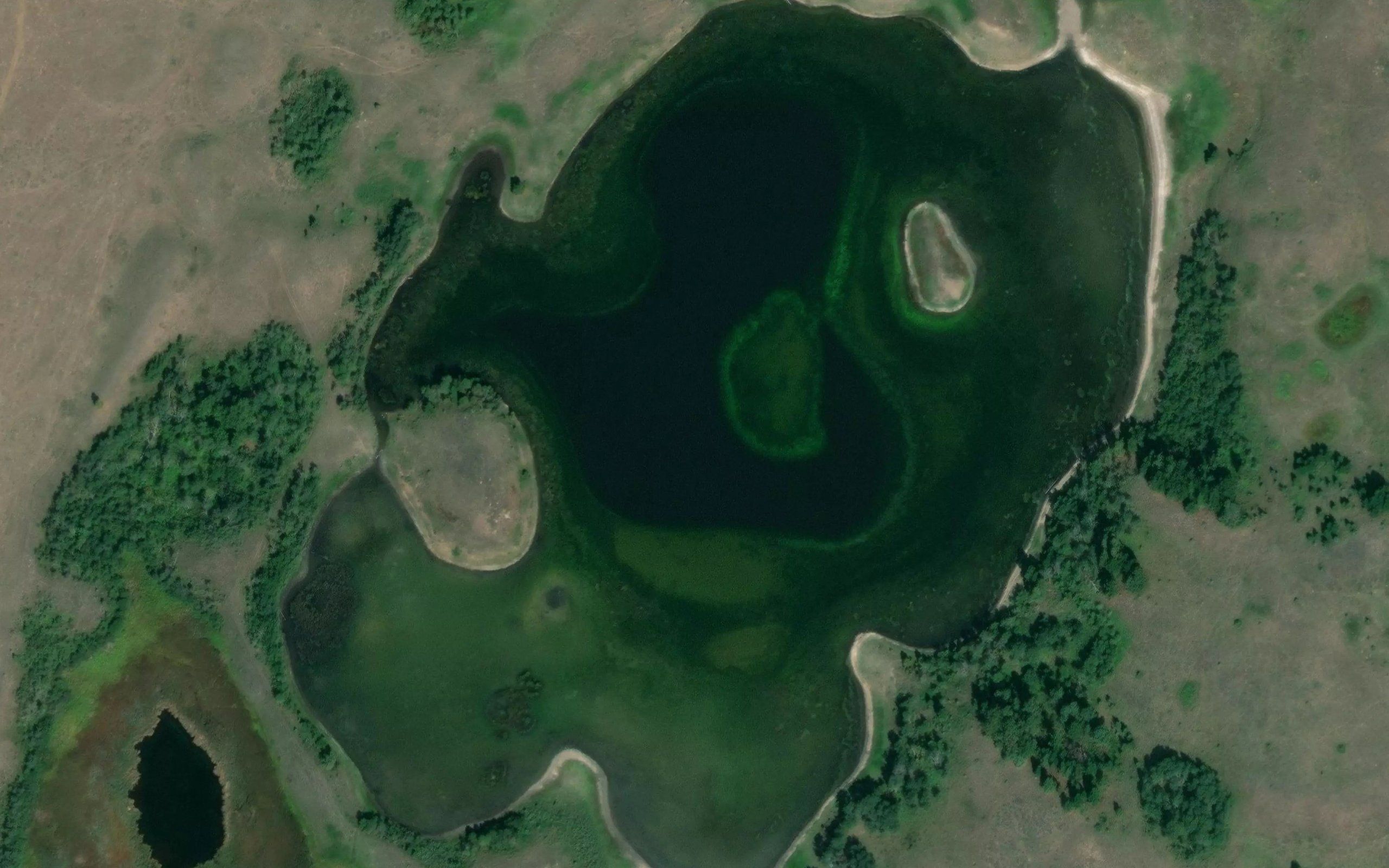 Lahrity Lake