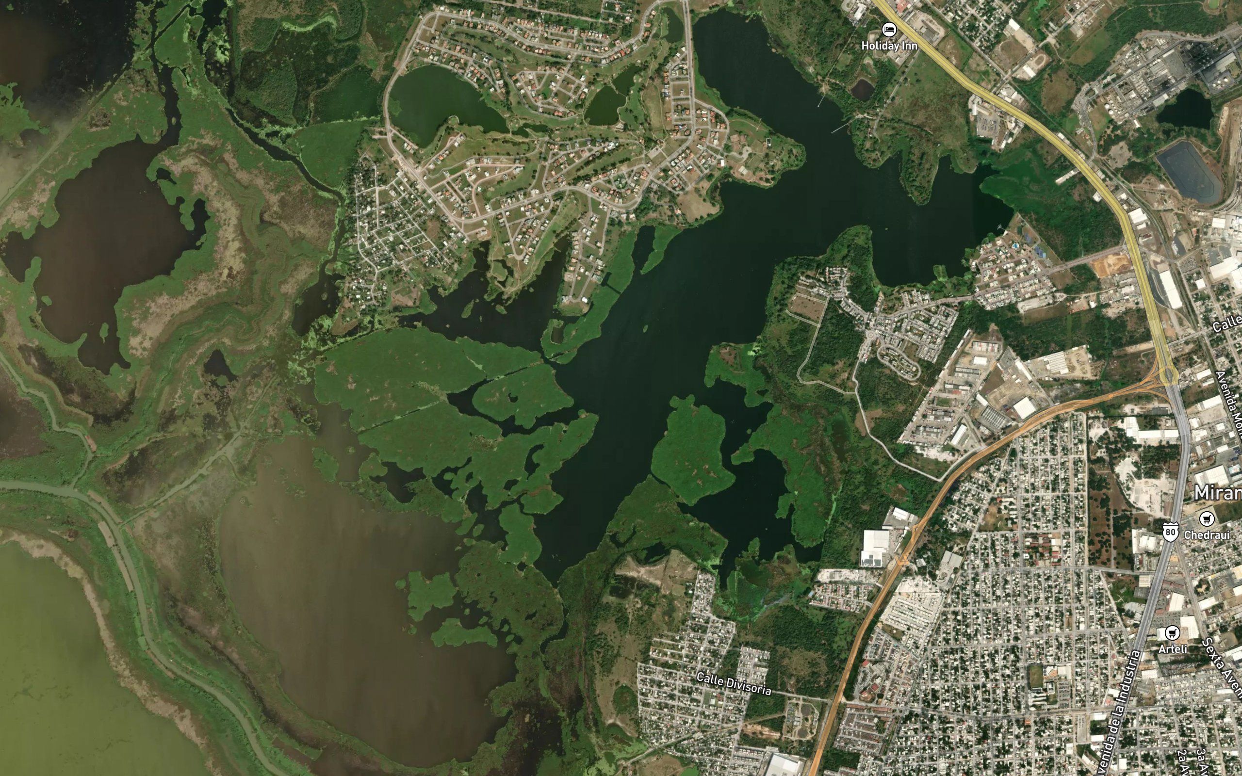 Laguna de Champanyan