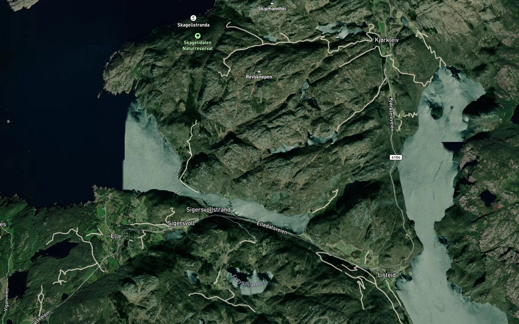 Satellite map of the Blokketjonn