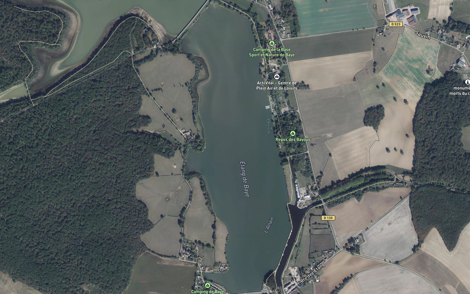 Satellite map of the Etang de Baye