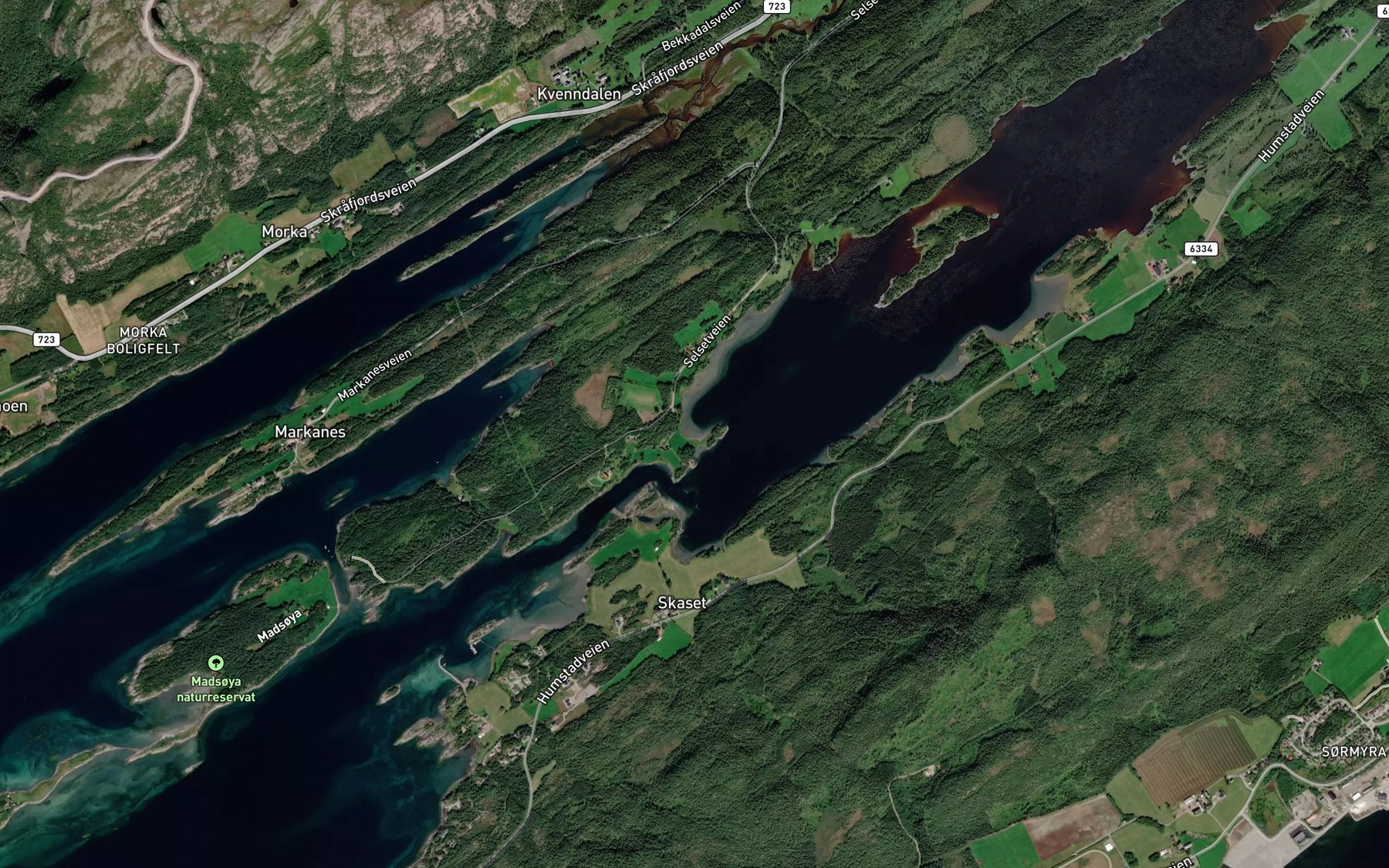 Satellite map of the Arnesbukta