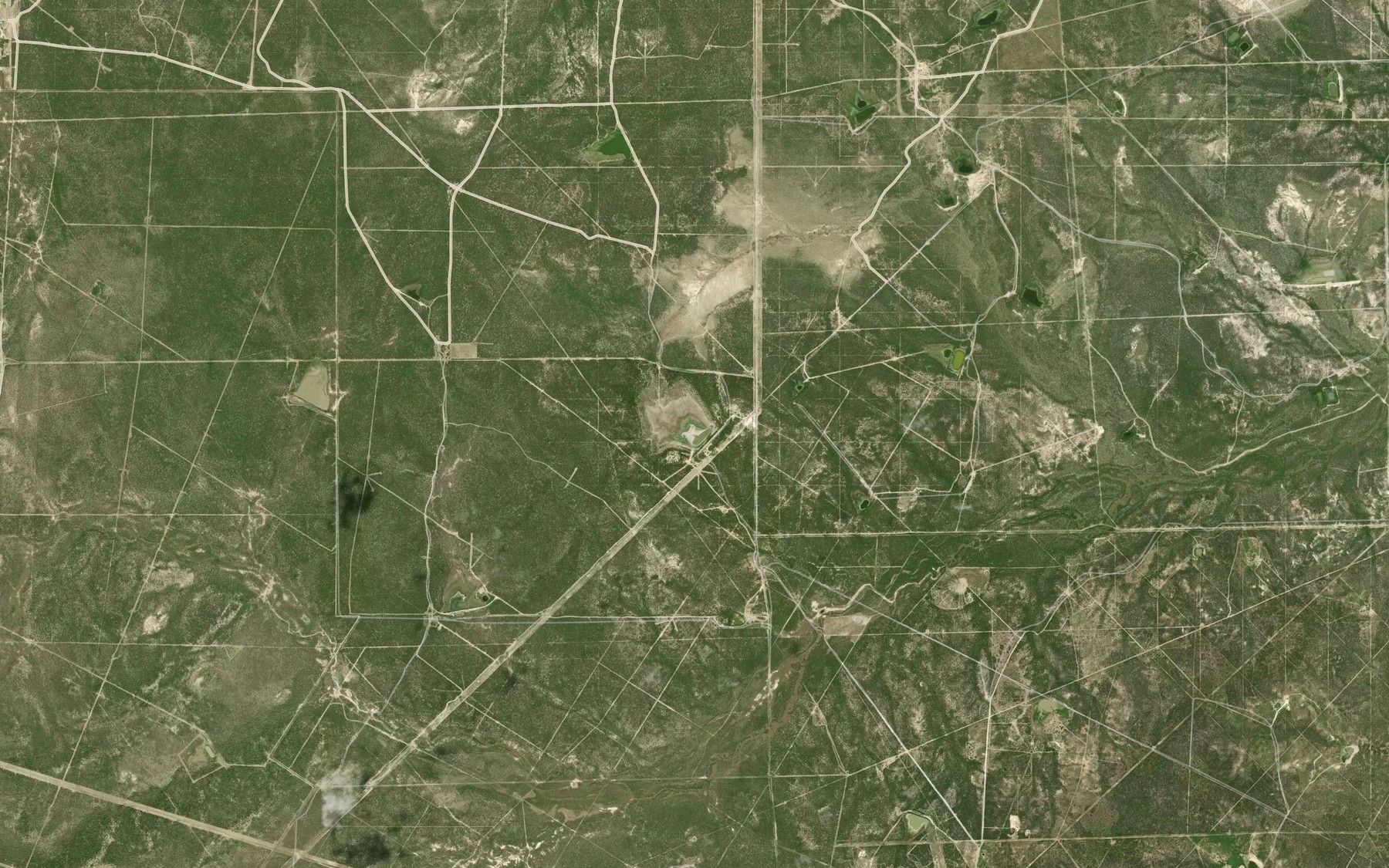 Satellite map of the Traylor Lake