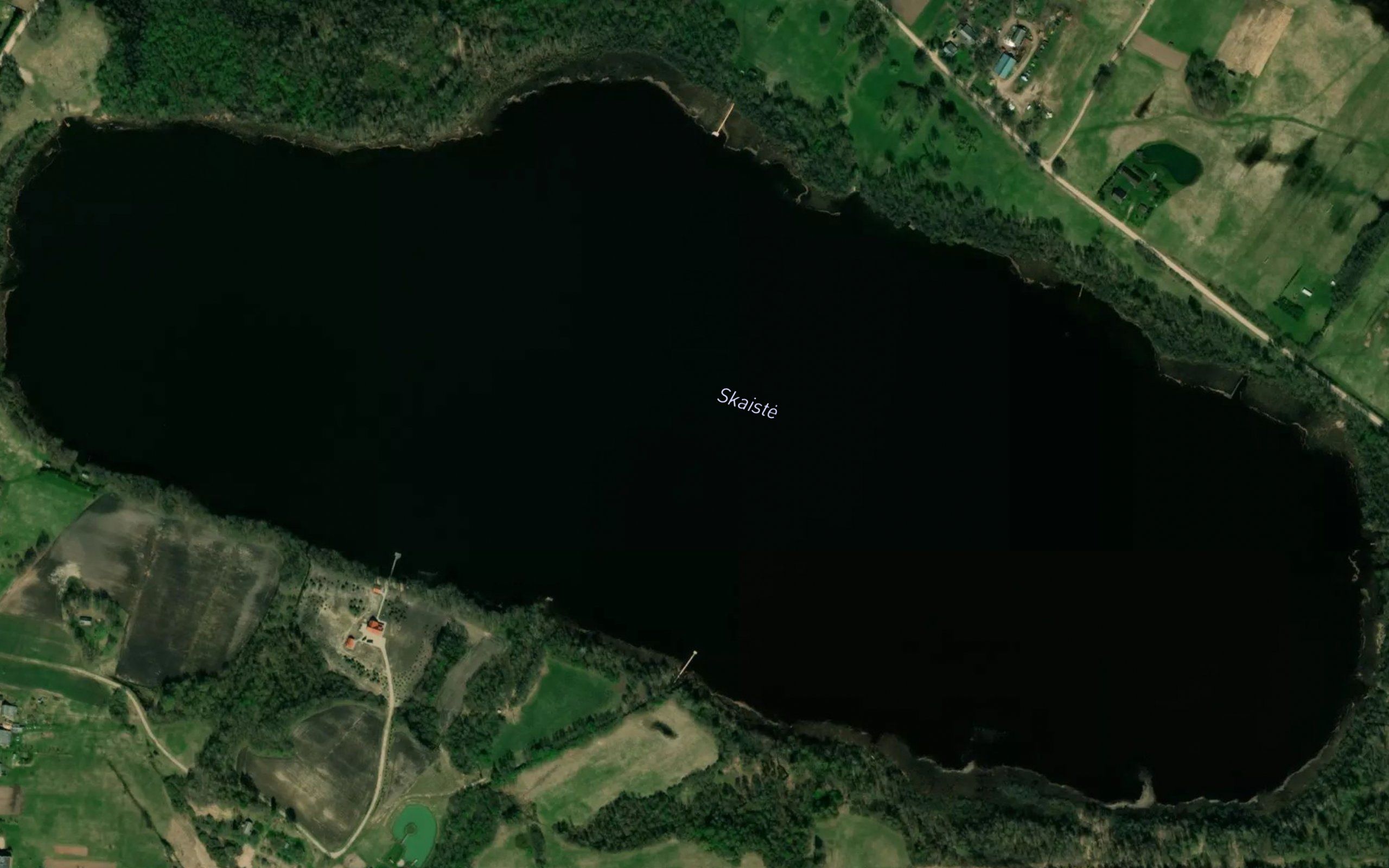 Ezeras Skaiste