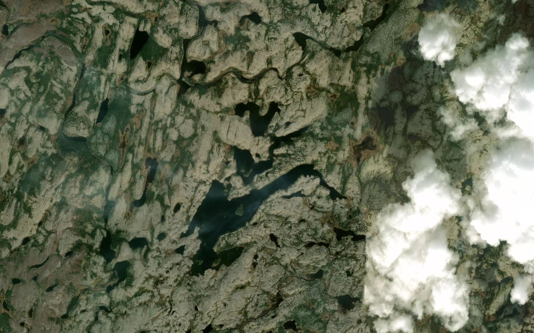 Satellite map of the Lac de l'Omelette