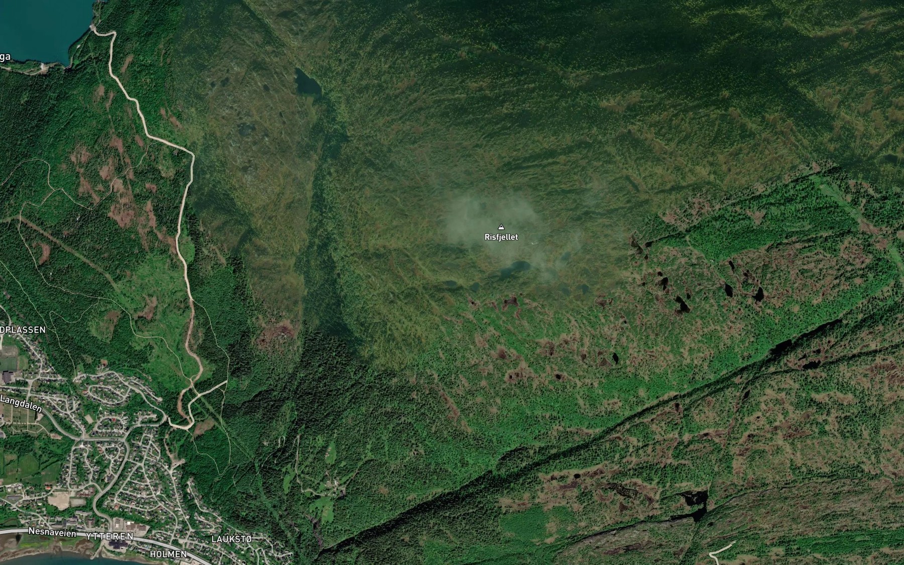 Satellite map of the Auskarlomptjonna