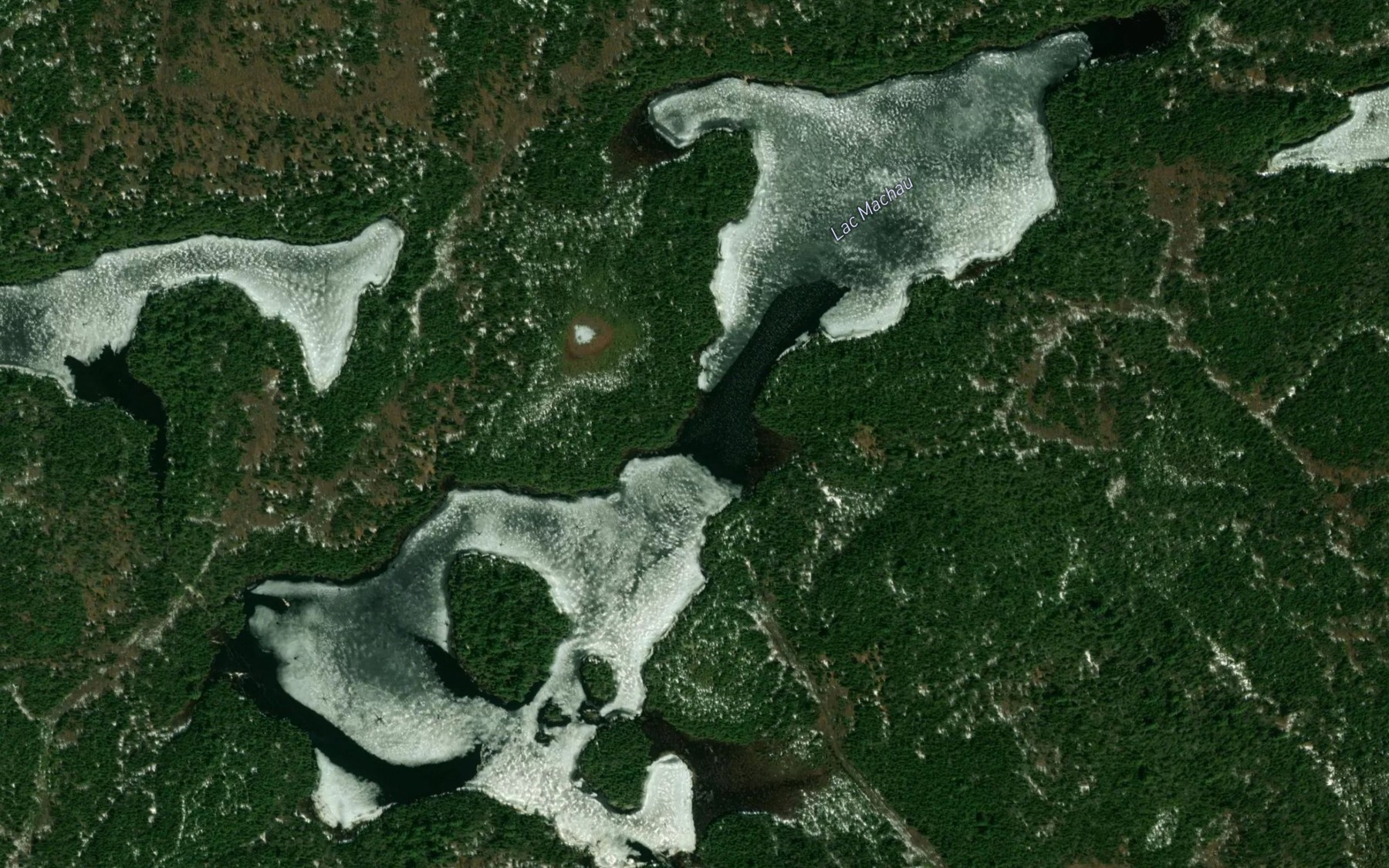 Satellite map of the Lac Machau