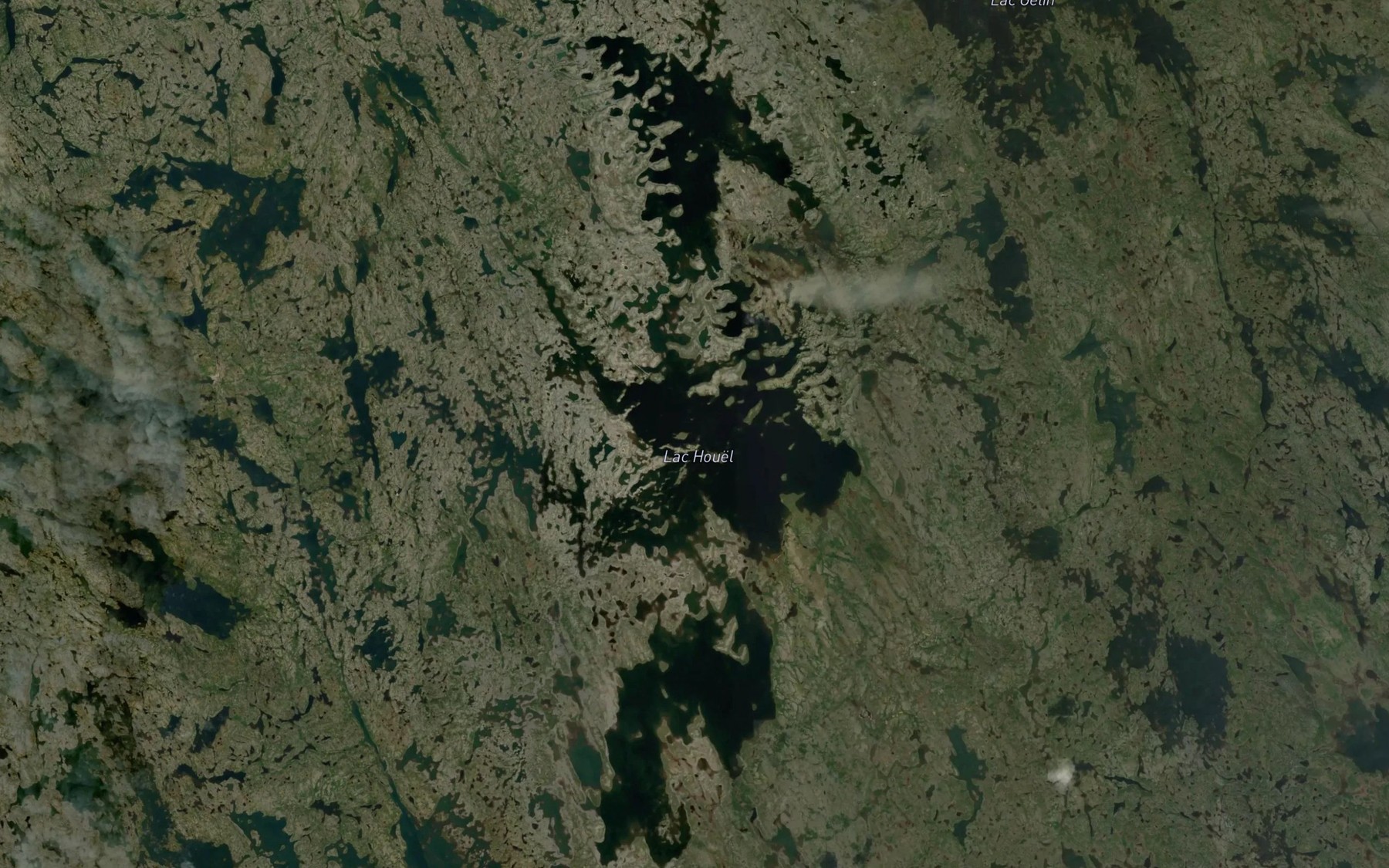 Satellite map of the Lac Houel