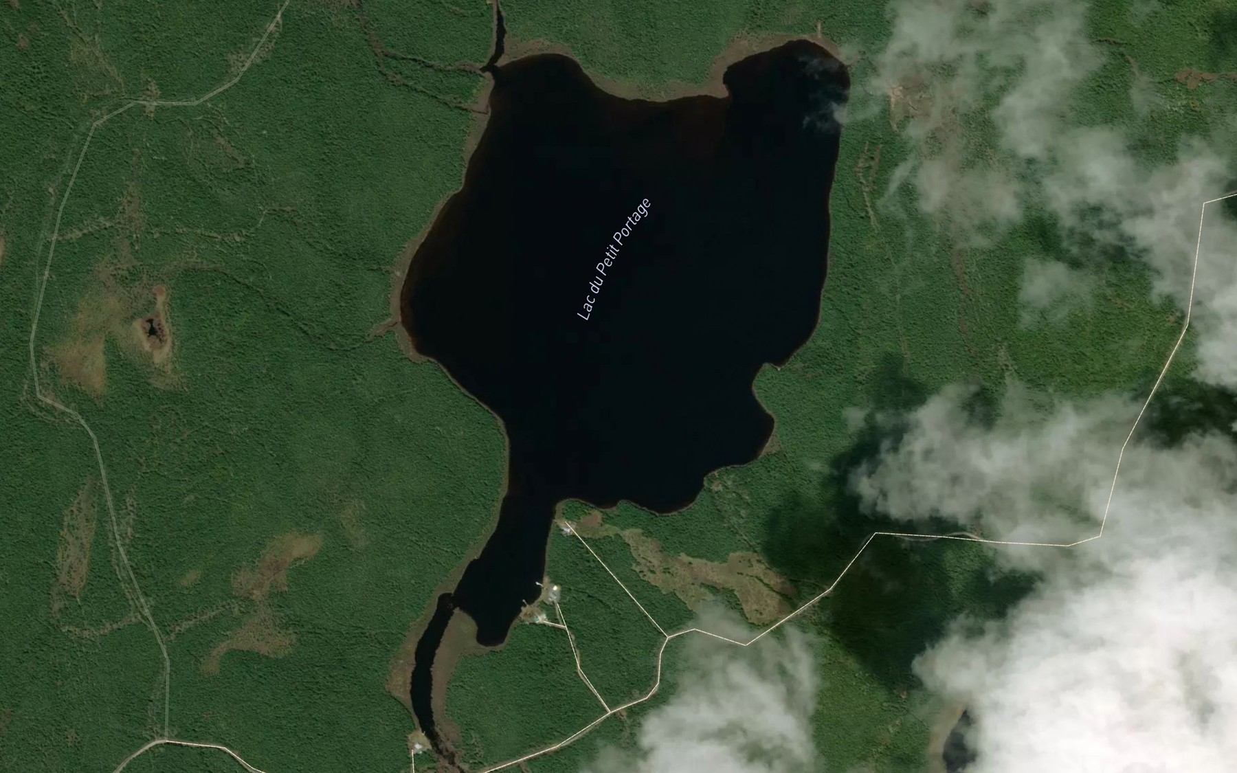 Satellite map of the Lac du Petit Portage