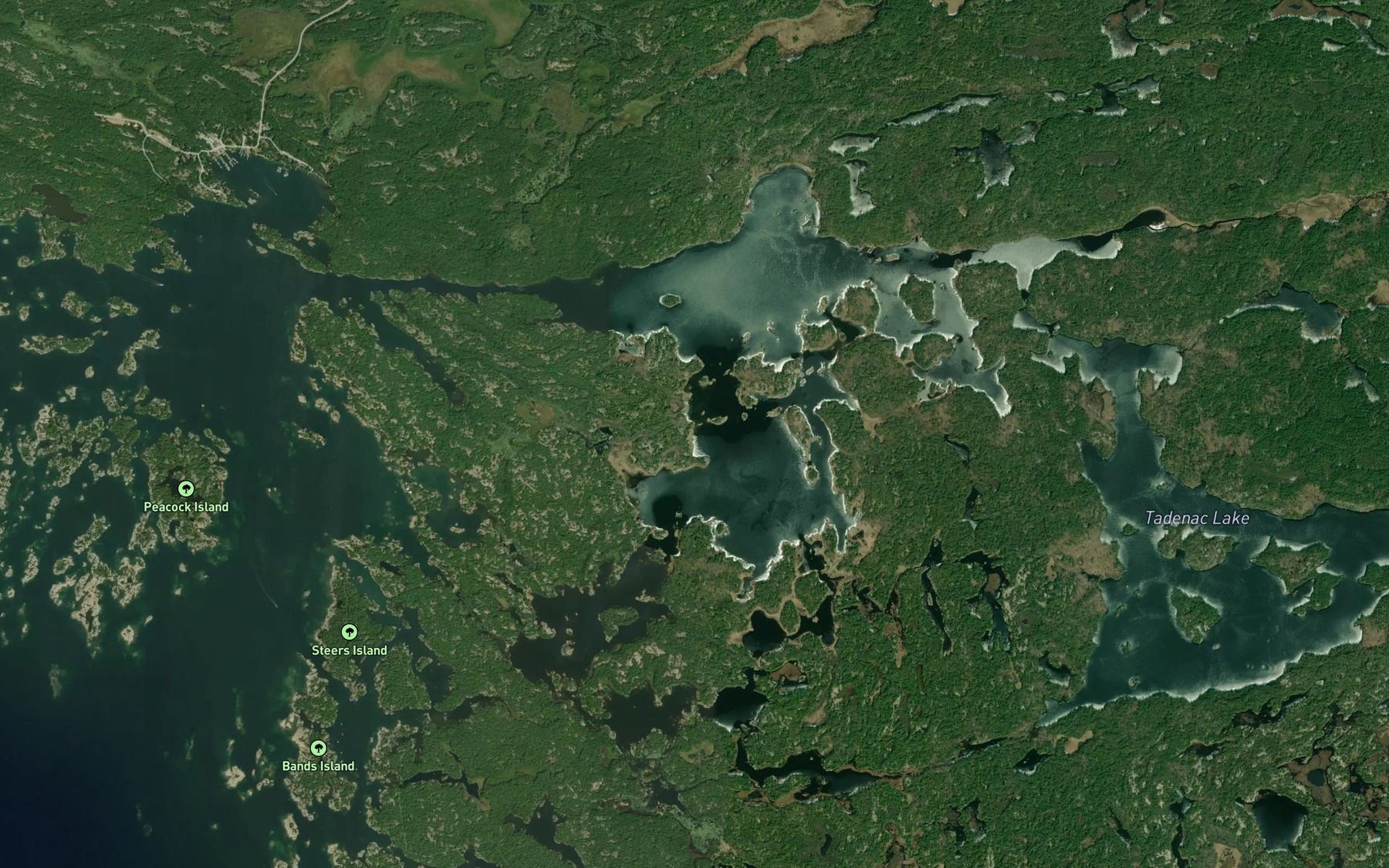 Satellite map of the Tadenac Bay