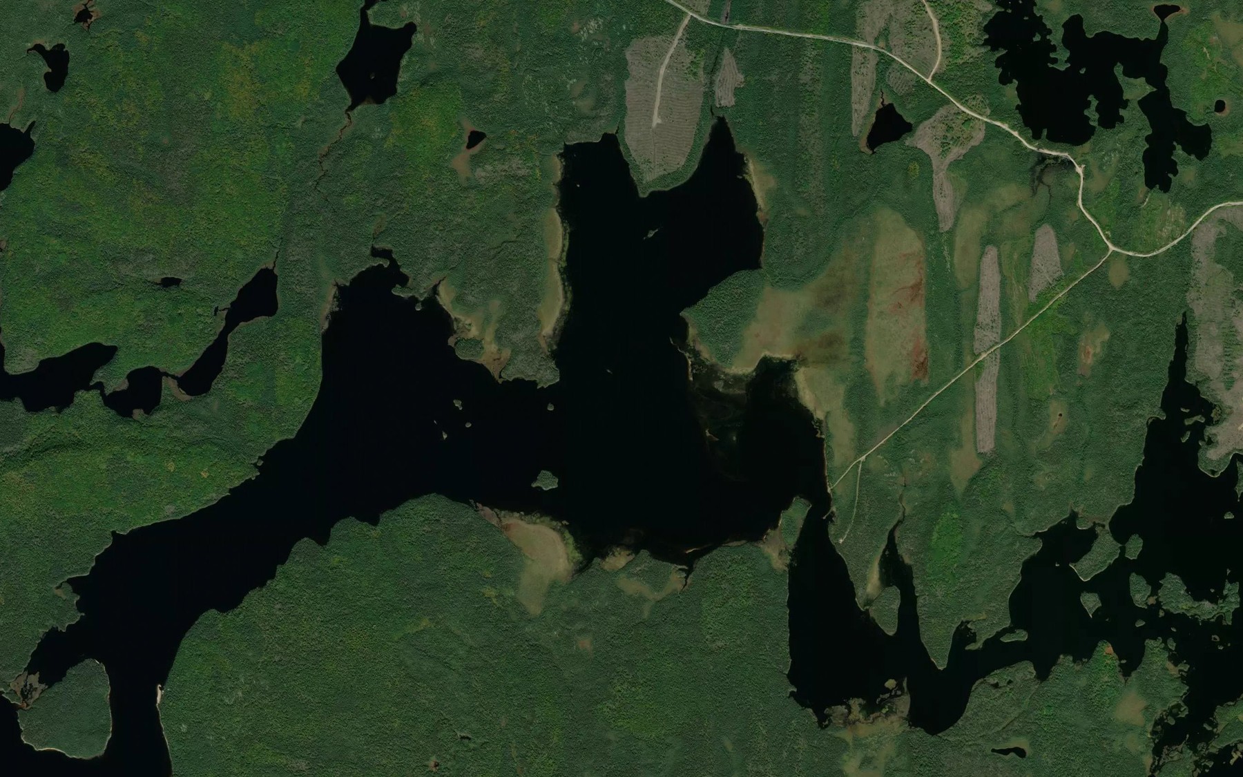Satellite map of the Petit lac Brochu