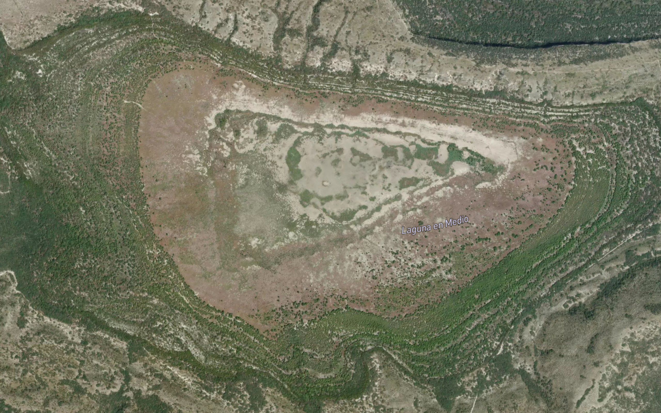 Laguna en Medio