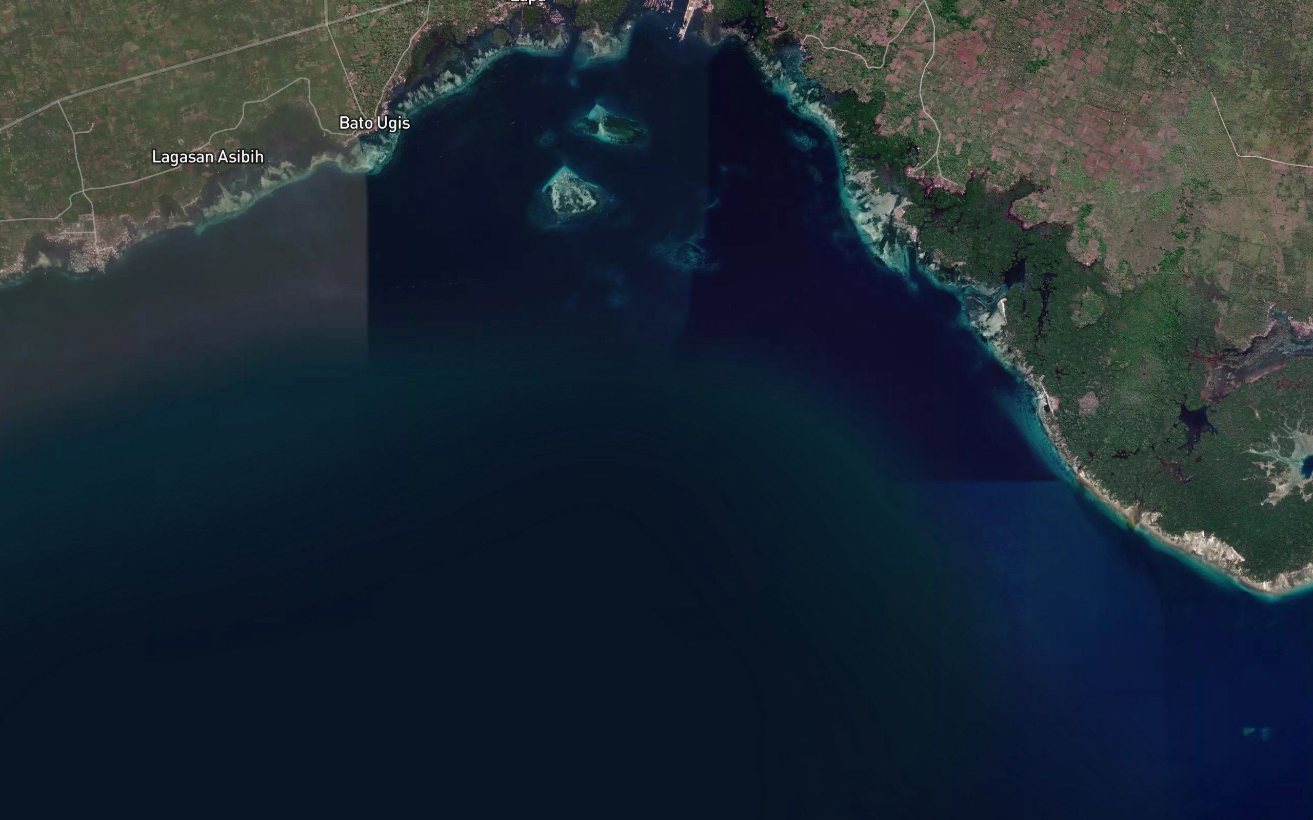 Maimbung Bay