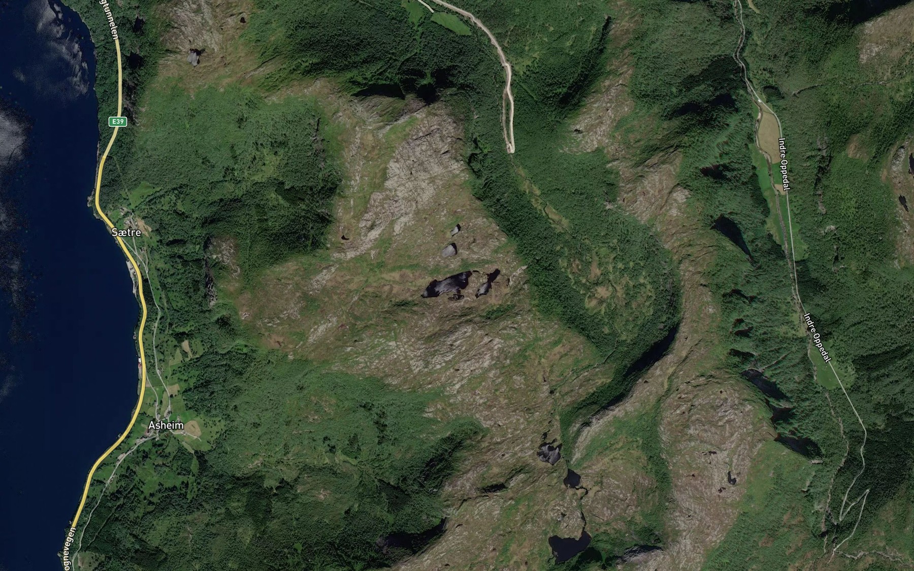 Satellite map of the Loynavatna