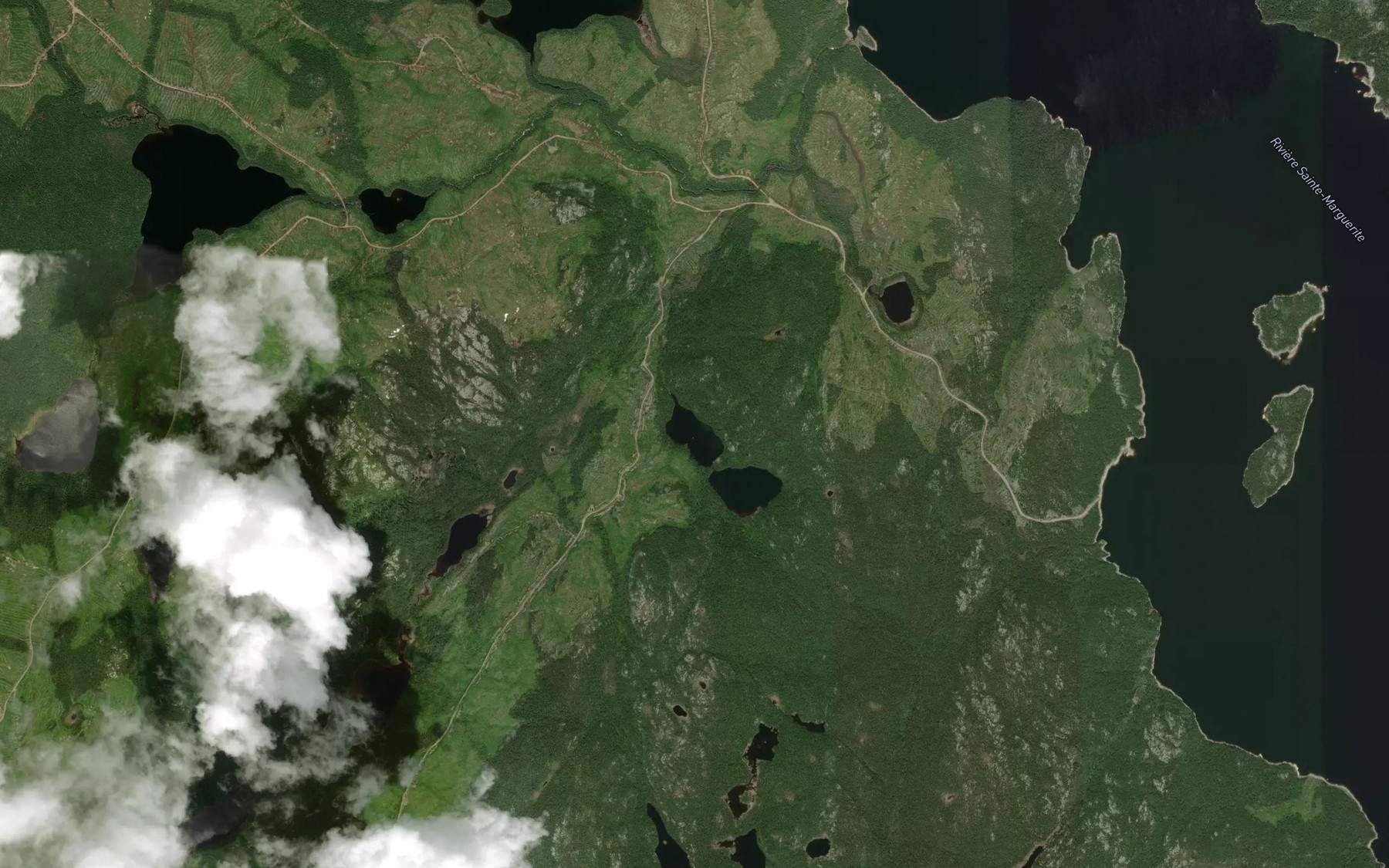 Satellite map of the Lac du Train