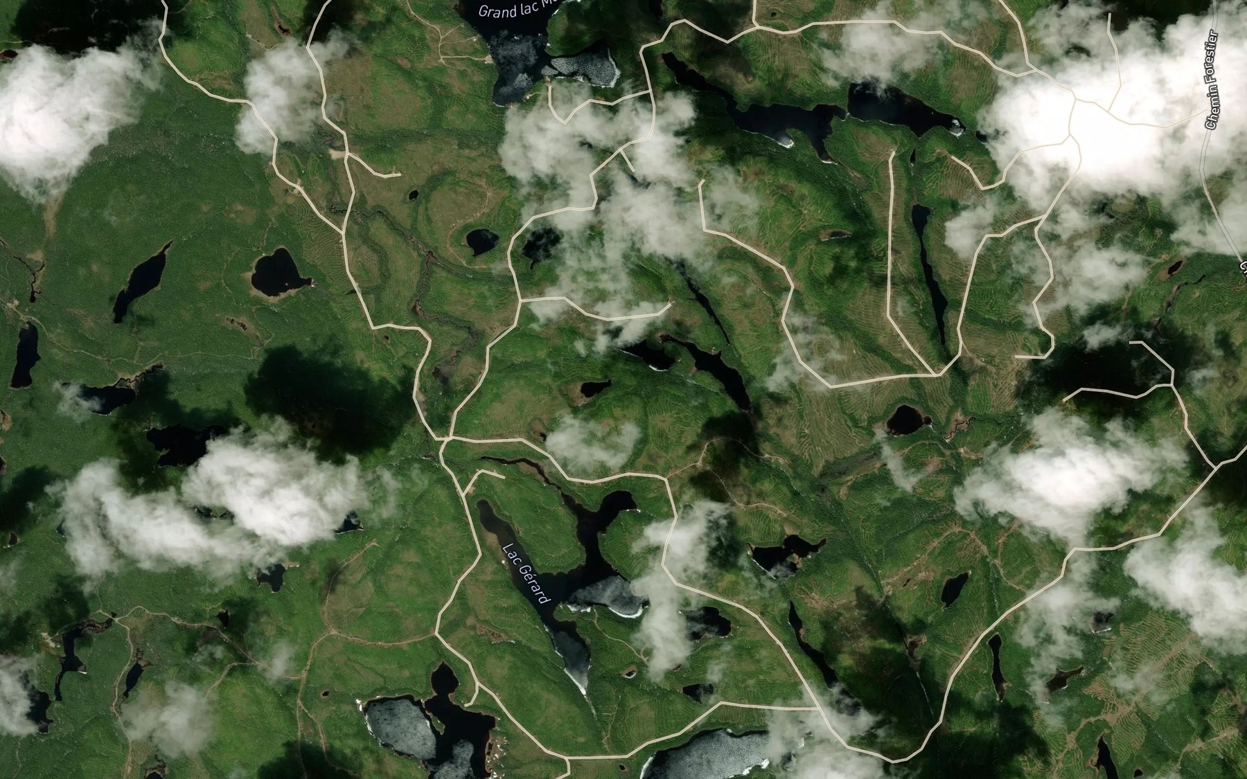 Satellite map of the Lac de la Licorne