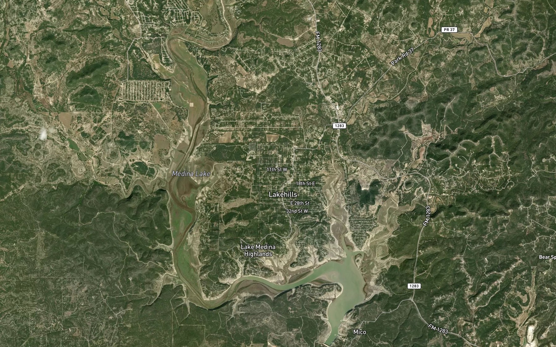 Satellite map of the Medina Lake