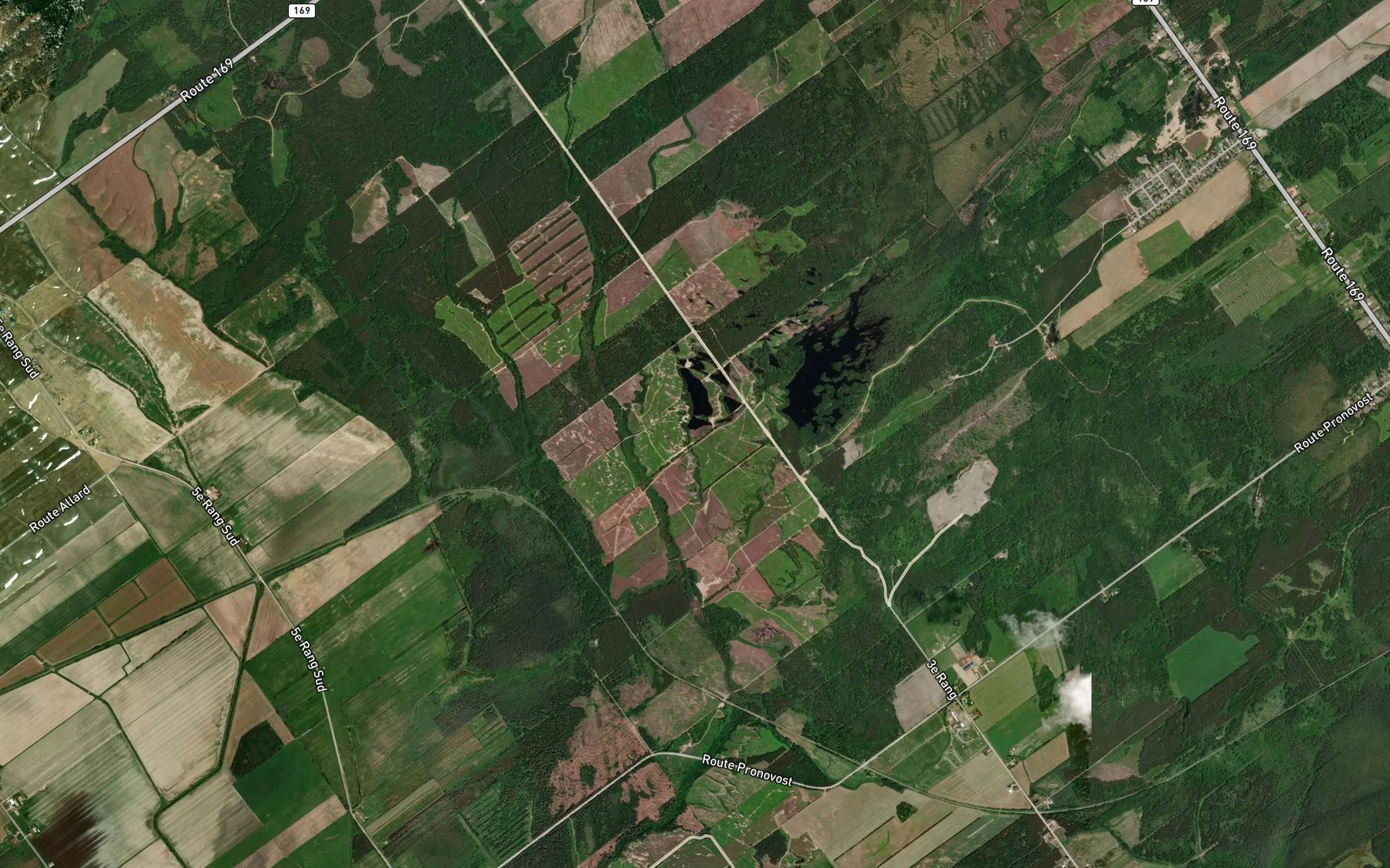 Satellite map of the Les Sept Lacs