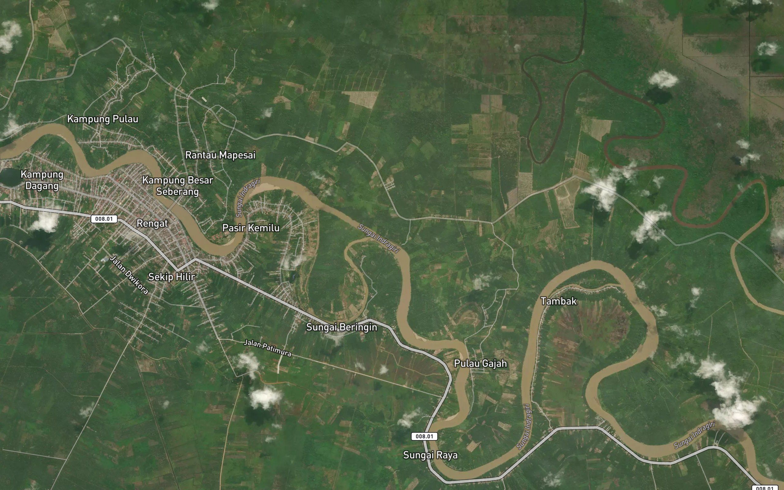 Sungai Sengkayan Deras