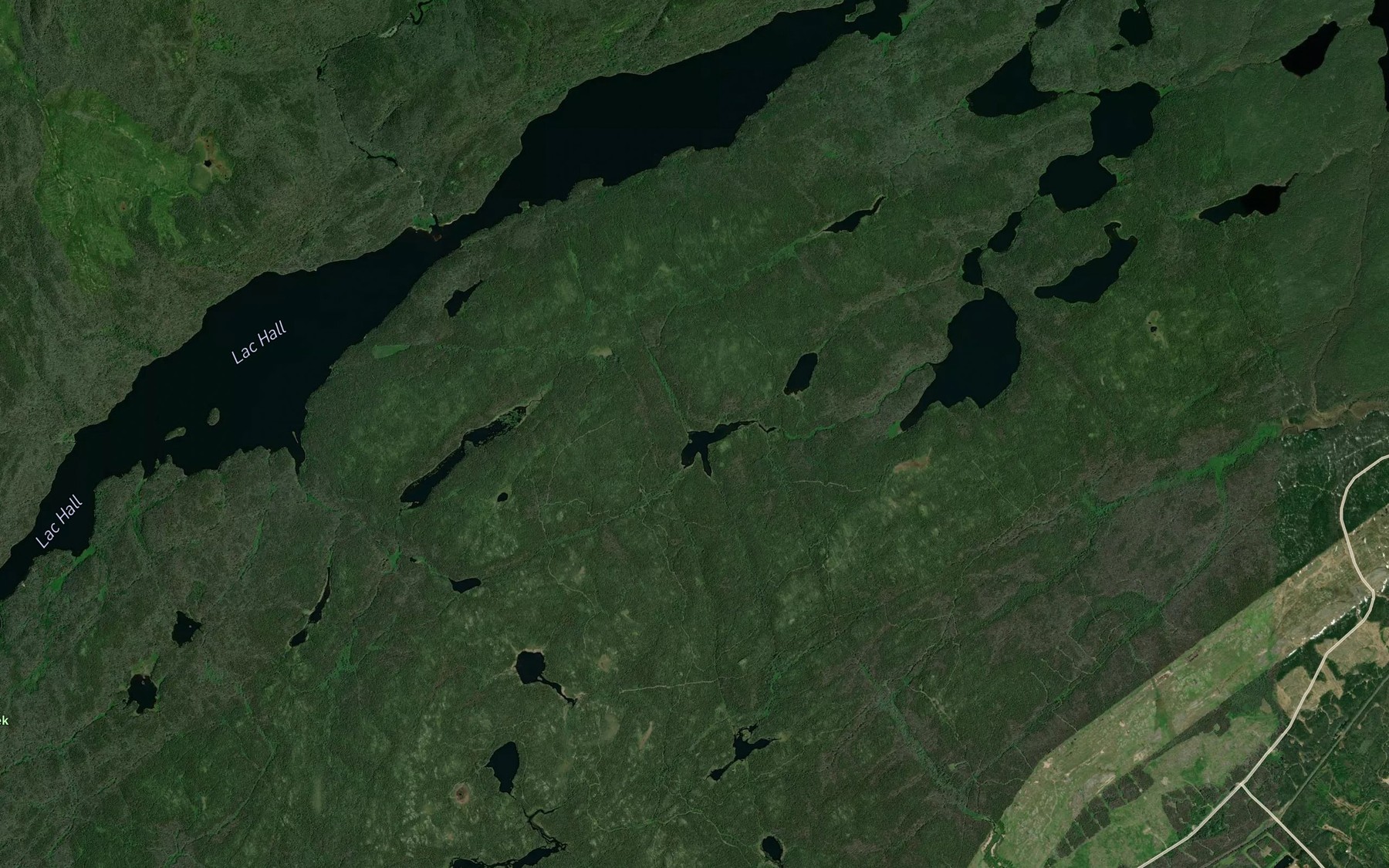 Satellite map of the Petit lac du Portage