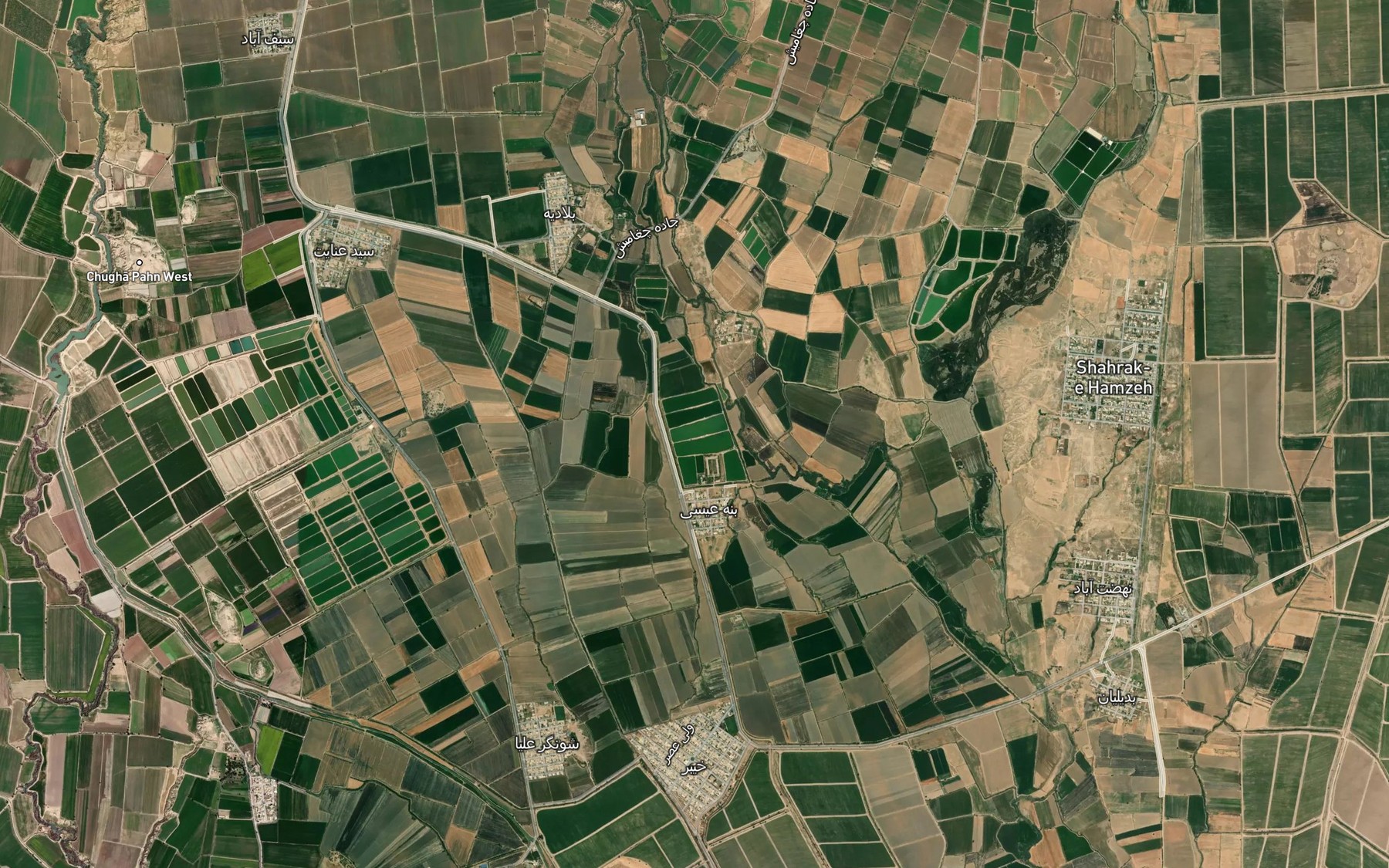 Satellite map of the Howzcheh-ye Parvaresh-e Mahi-ye Sherkat-e Kesht va San`at-e Vahdat