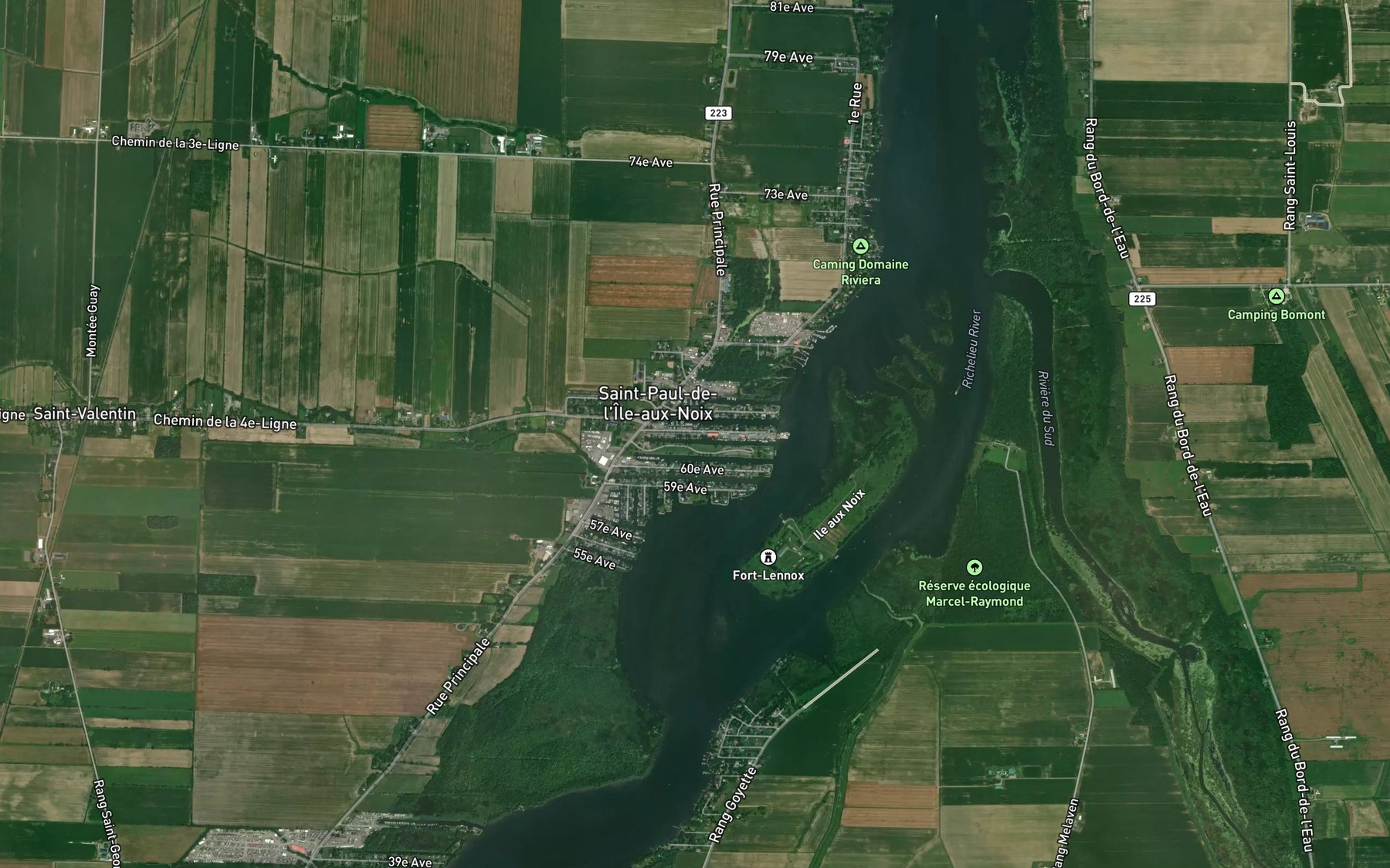 Satellite map of the Cours d'eau du Marais du Village