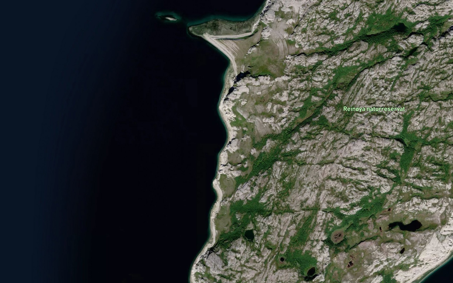 Satellite map of the Raggeluovtat