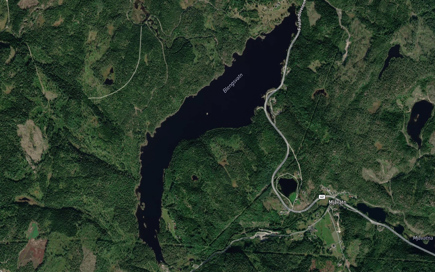 Satellite map of the Blengsvatn