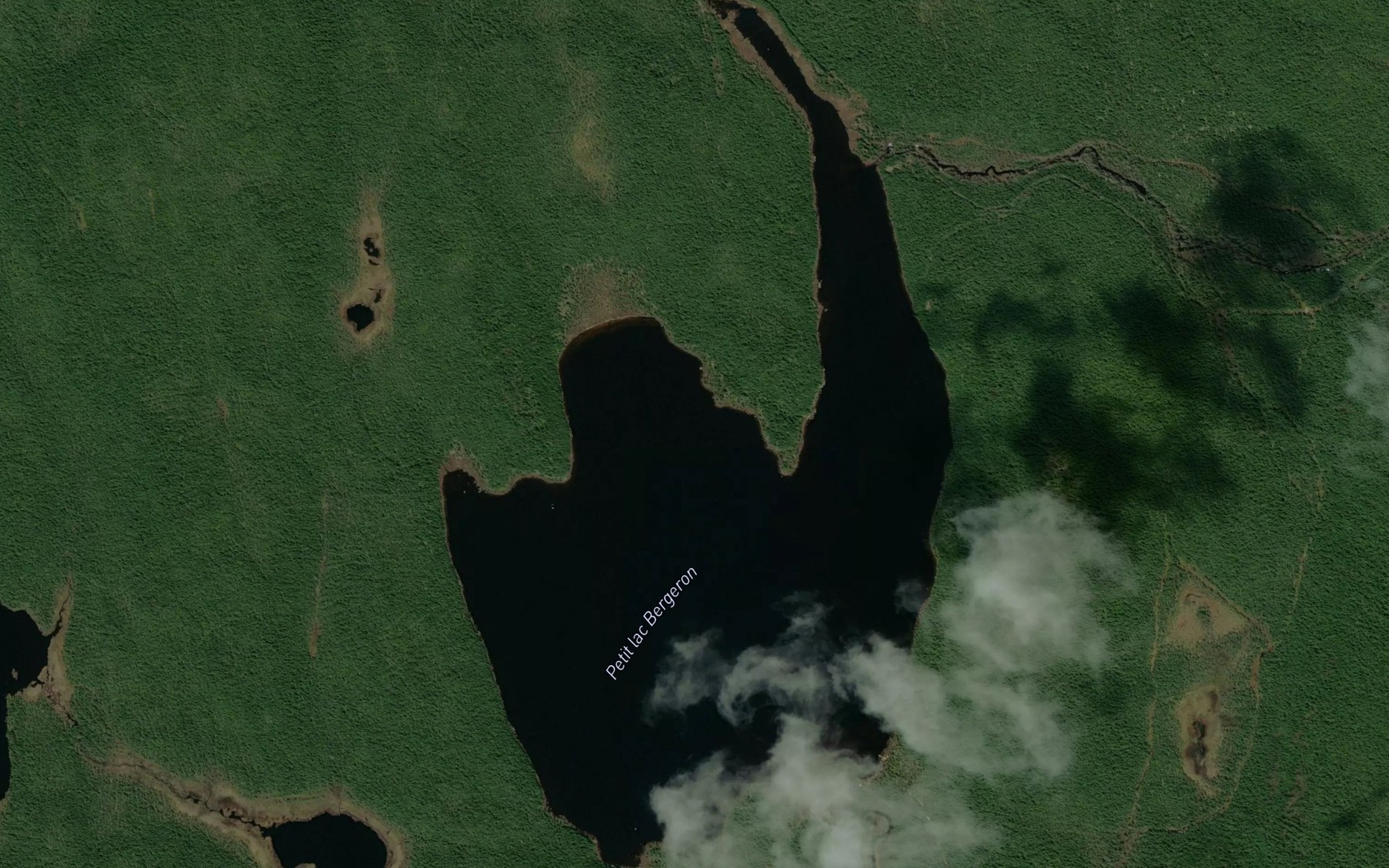 Satellite map of the Petit lac Bergeron