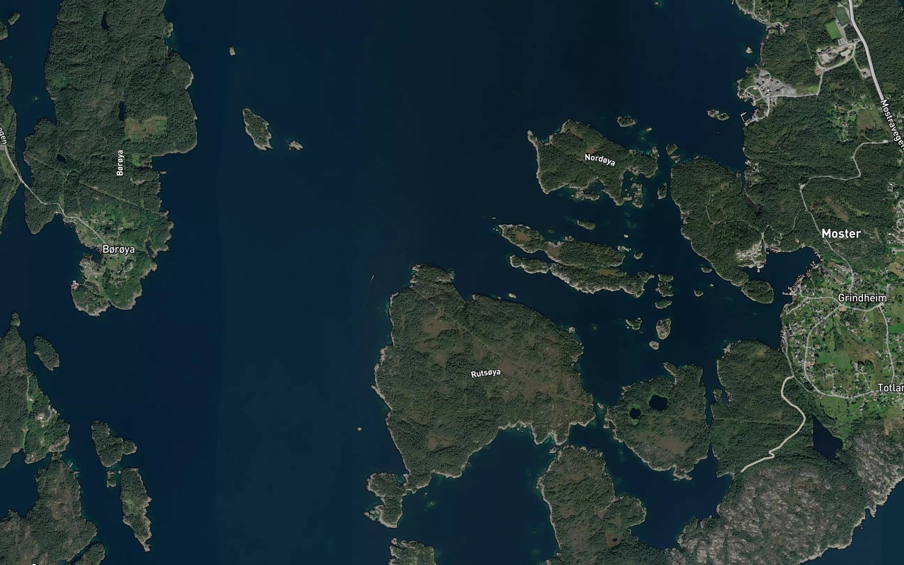 Satellite map of the Austra Skatemulsvika