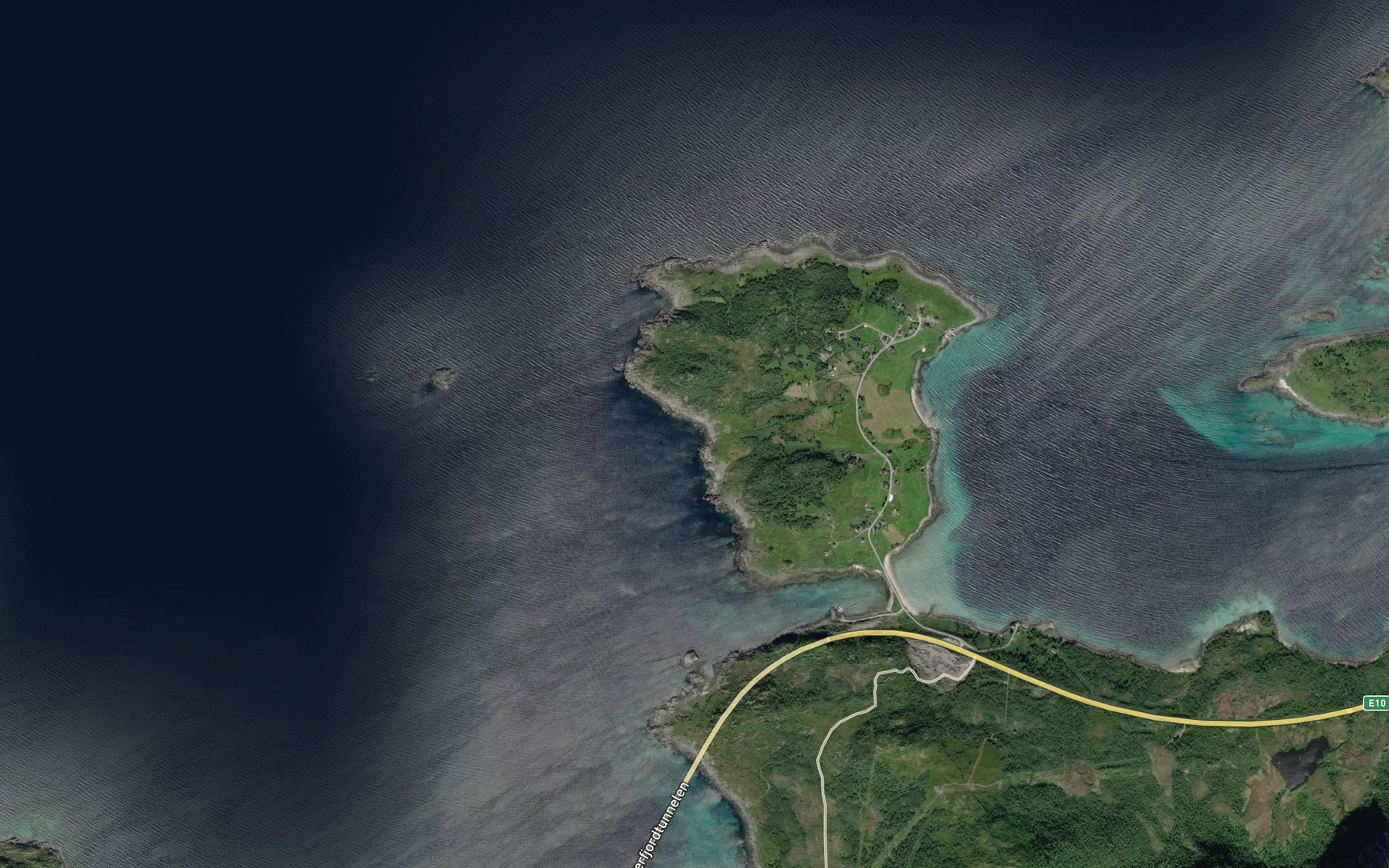 Satellite map of the Kvalvika