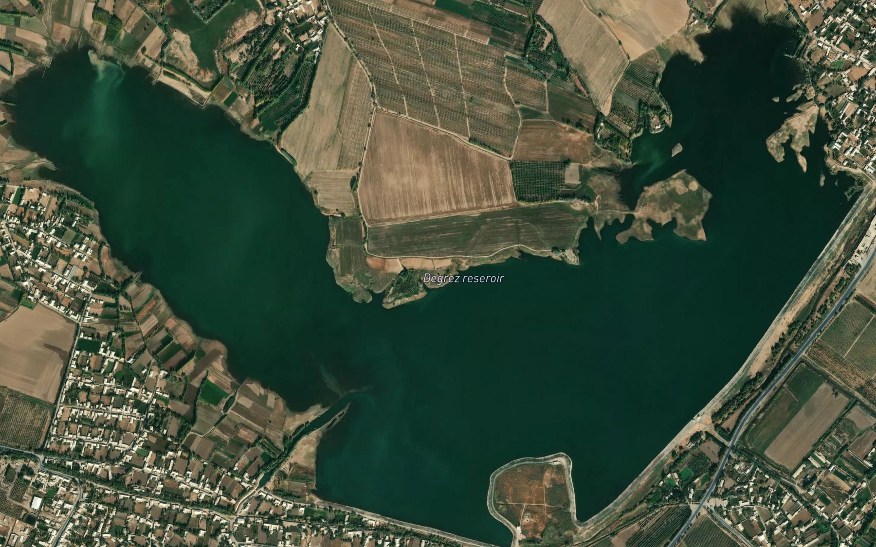 Satellite map of the Degrez Suv Ombori