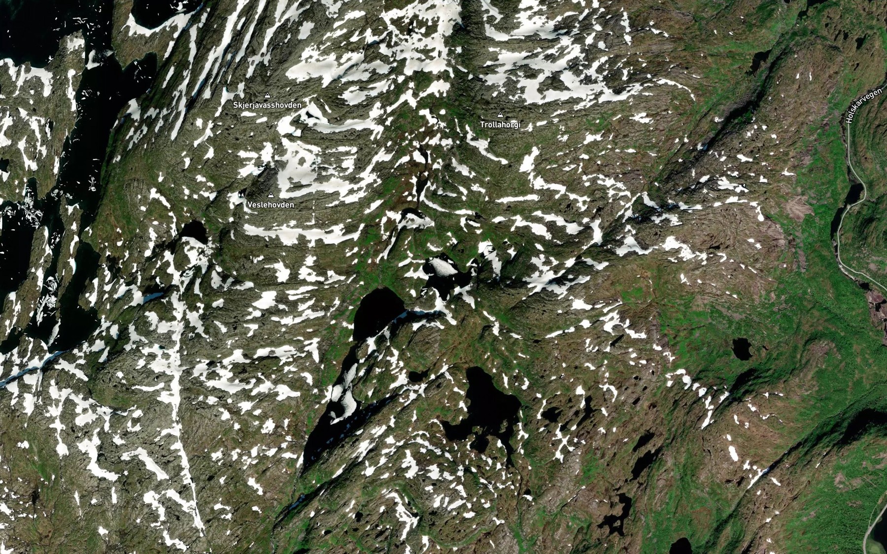 Satellite map of the Trollavasstjorni