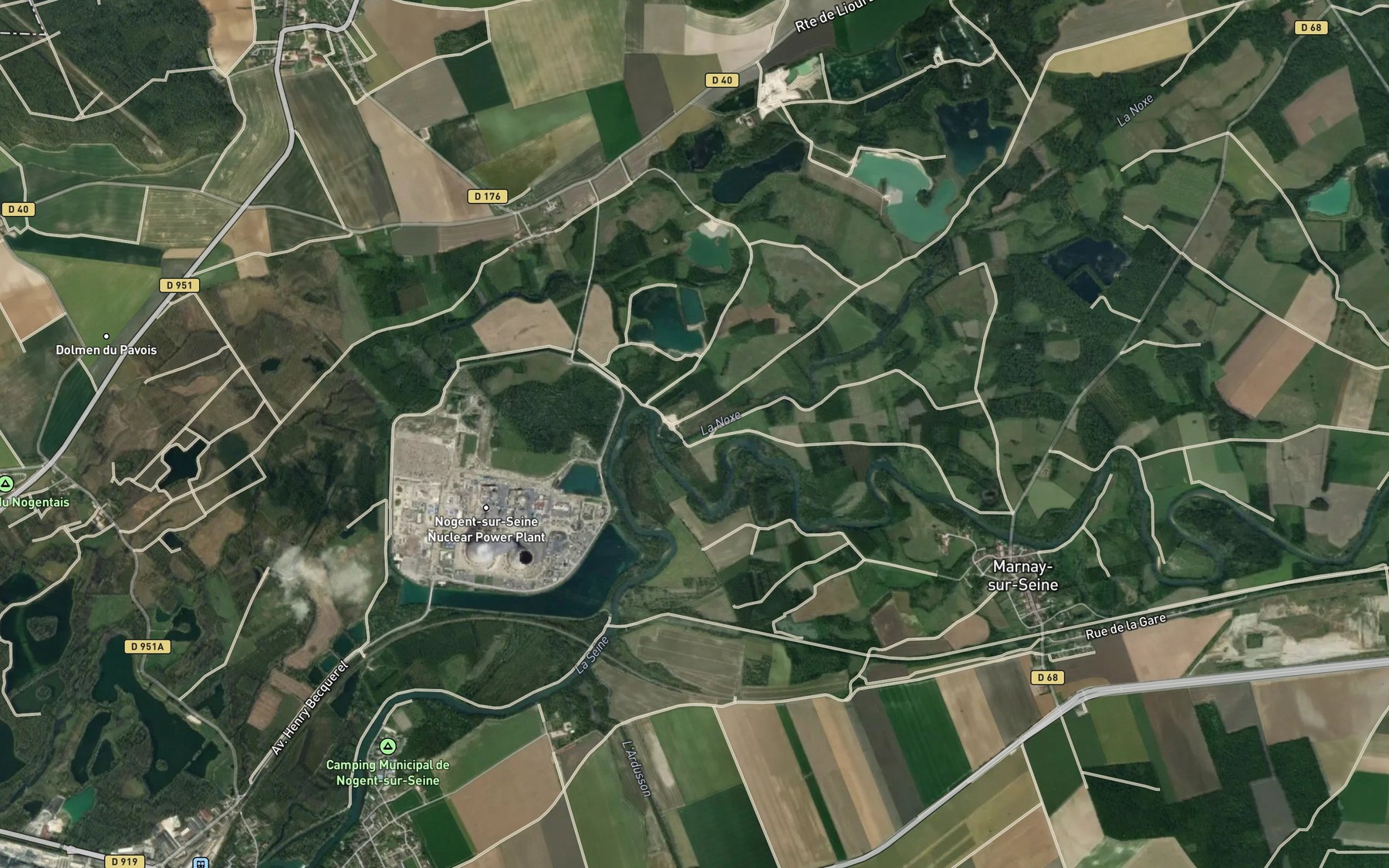 Satellite map of the Canal de Courtavant