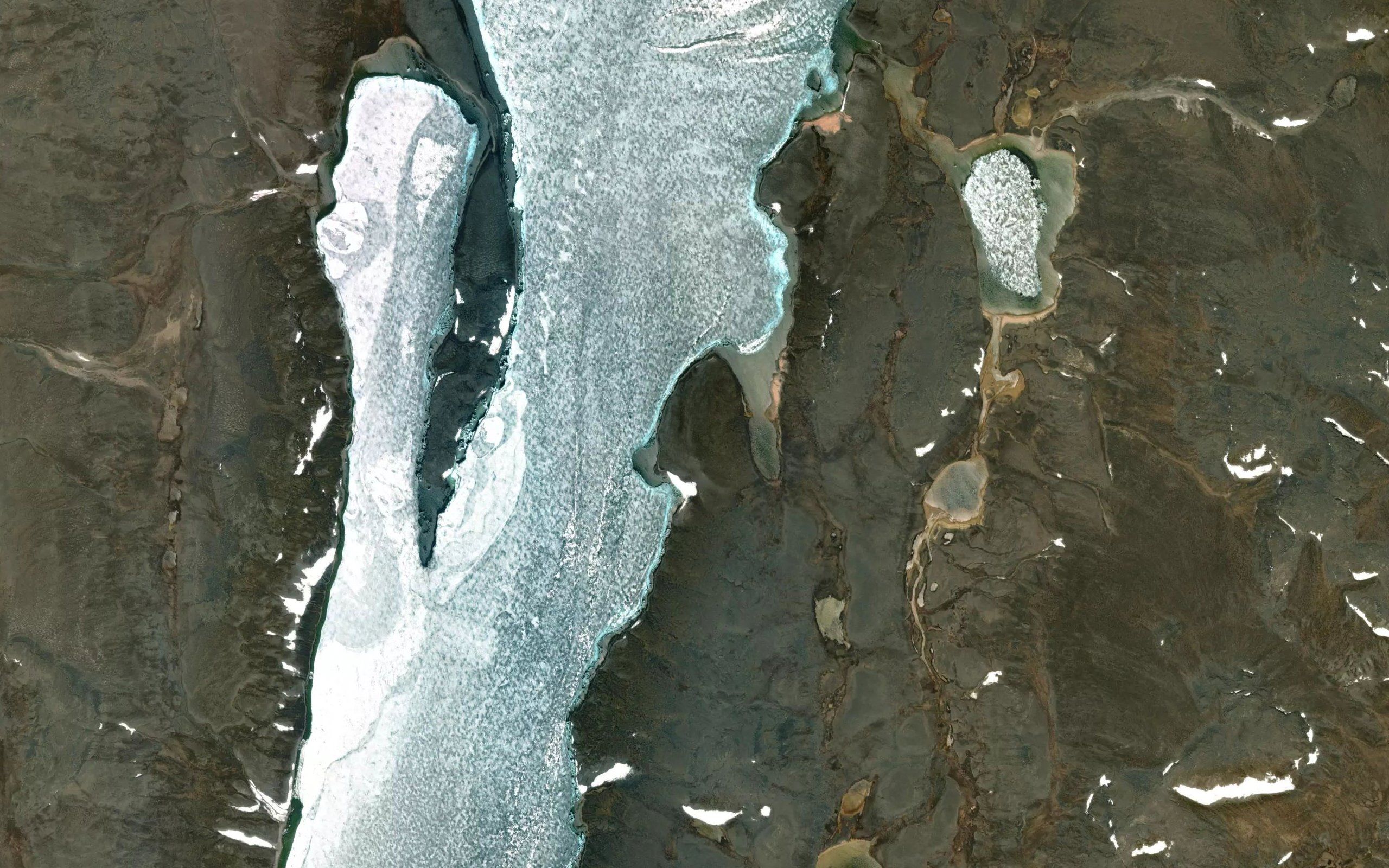 Nirituttuup Nulia Lake