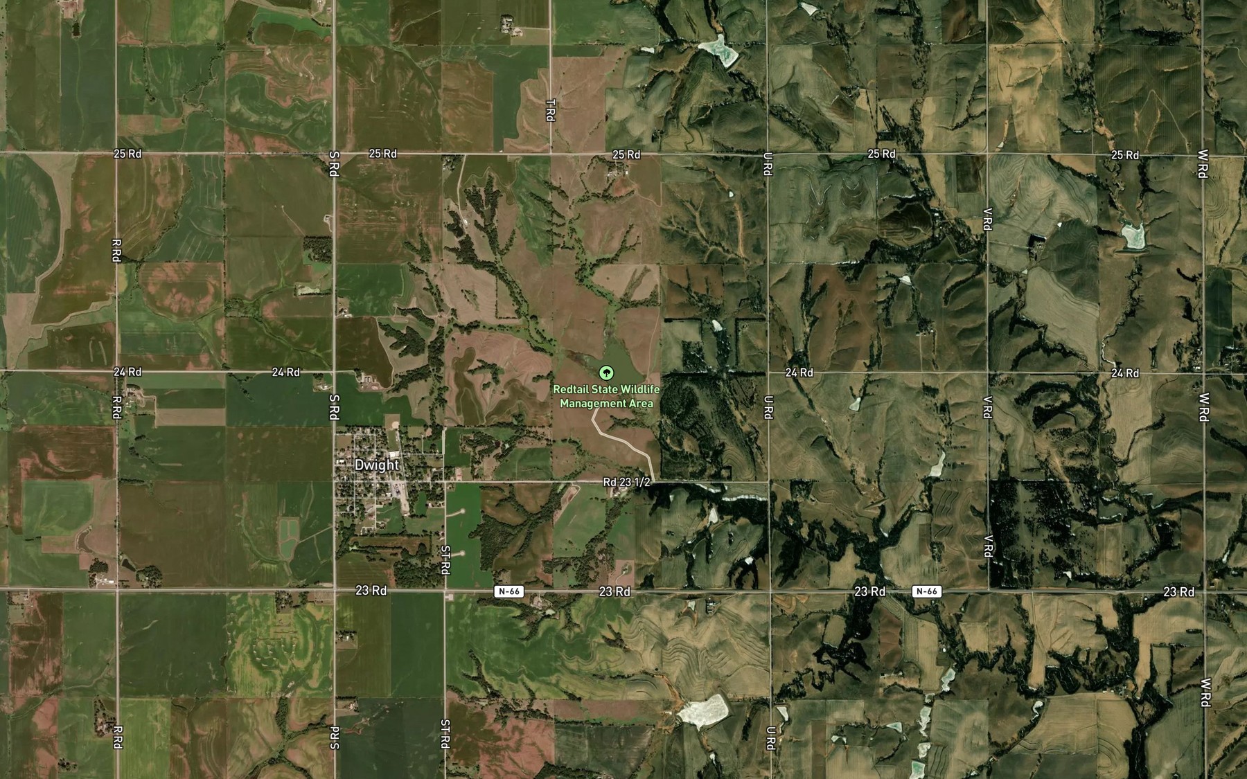 Satellite map of the Redtail Lake