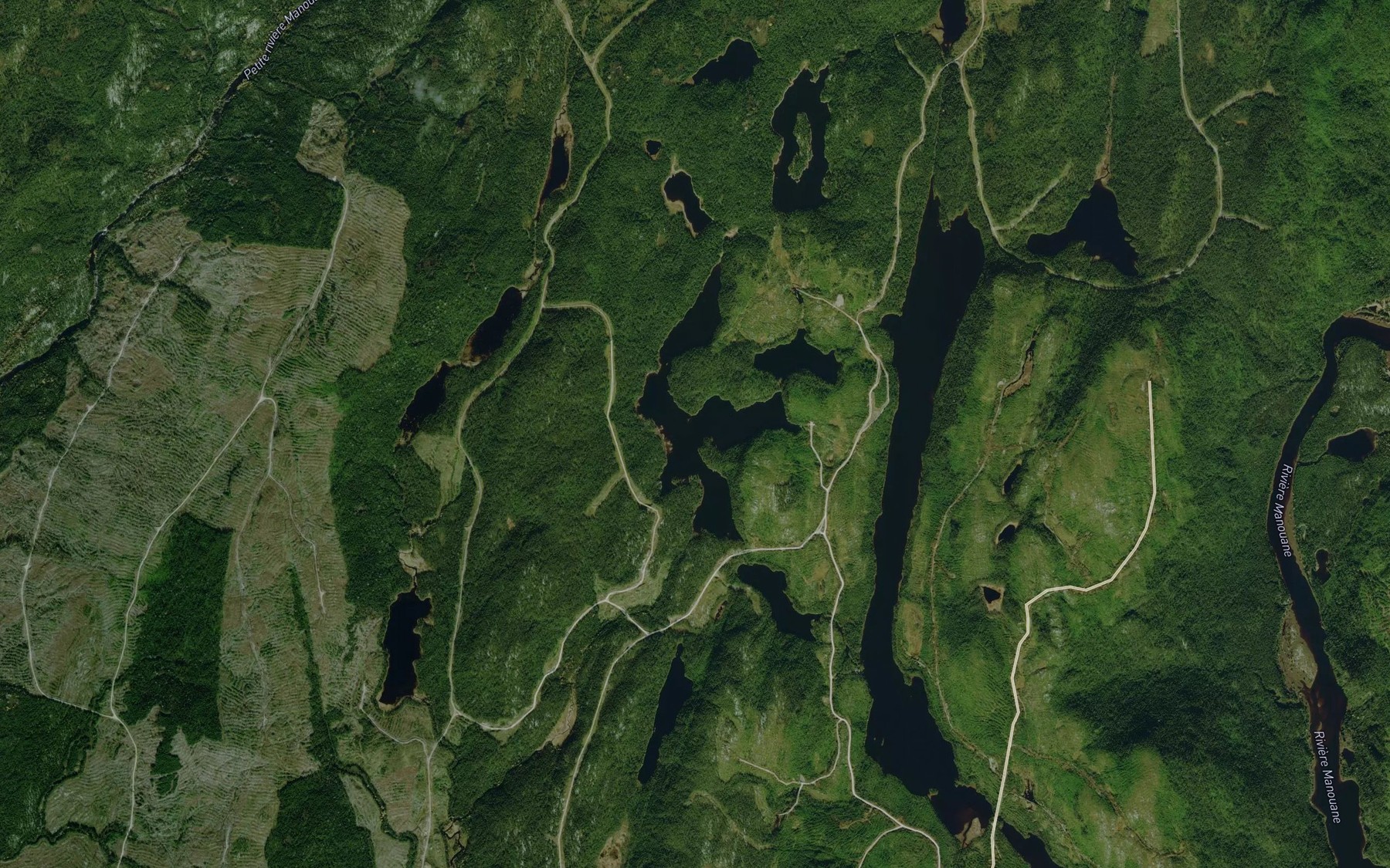 Satellite map of the Lac des Trois Verveux