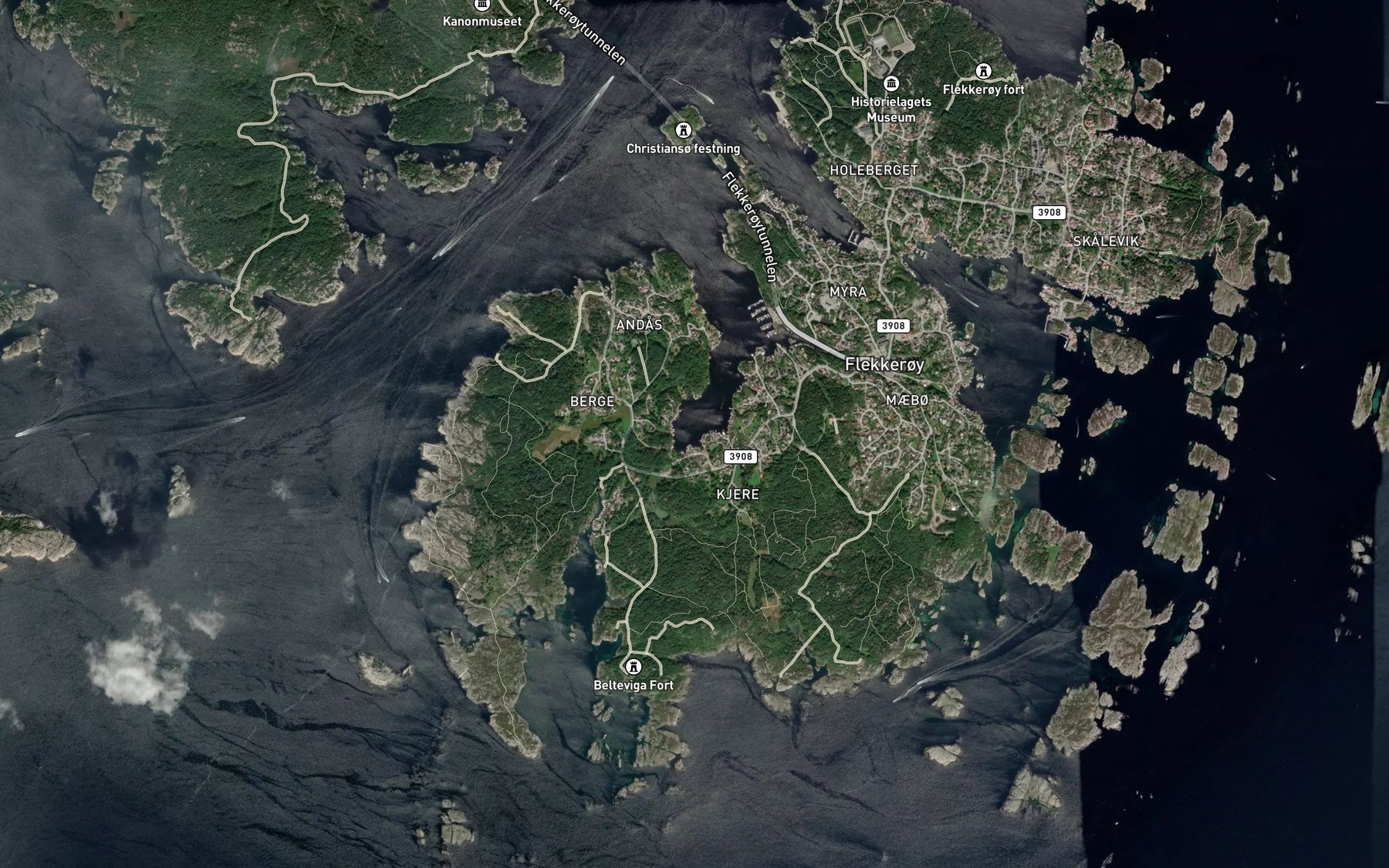 Satellite map of the Skjevetreane