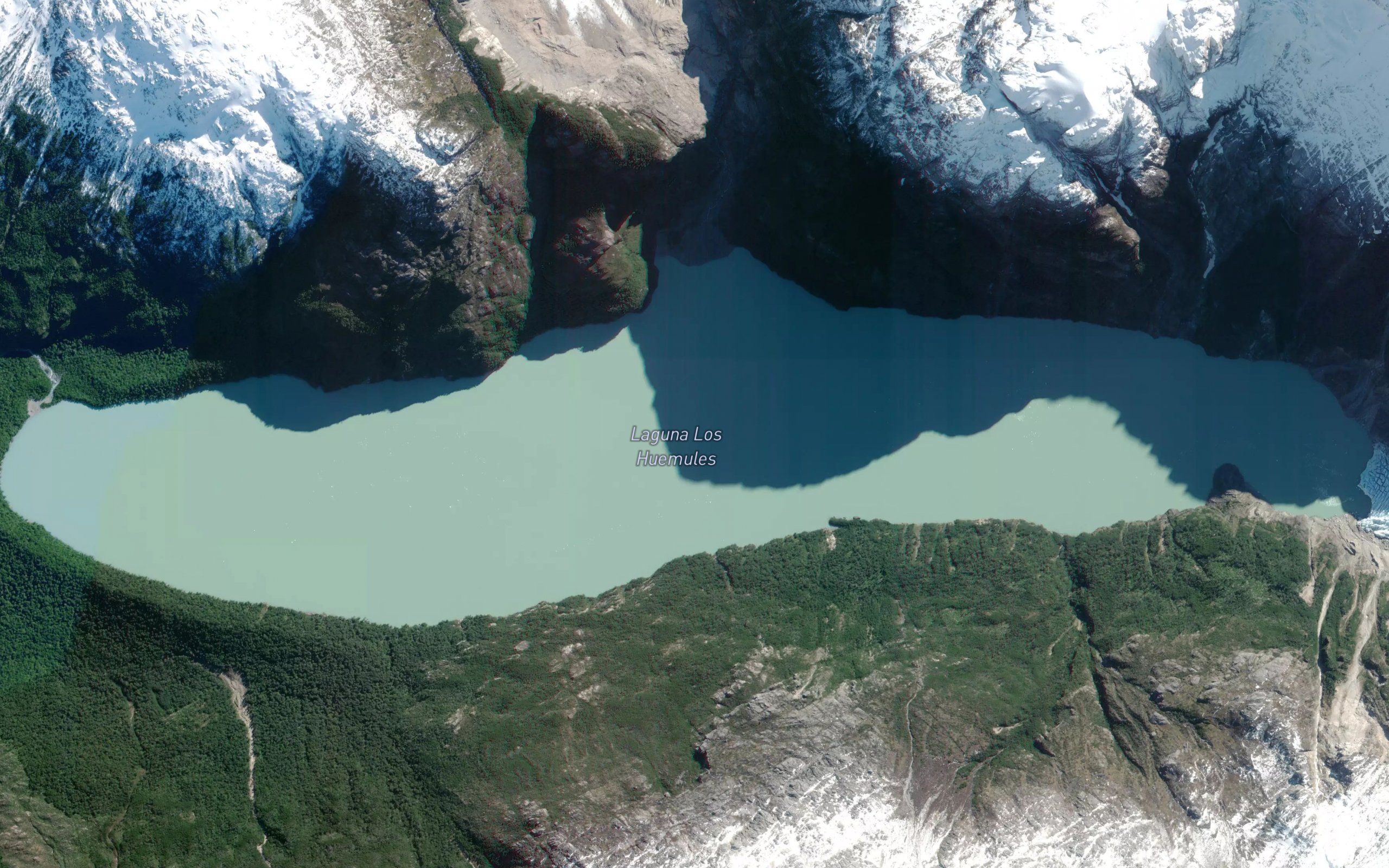 Laguna Los Huemules