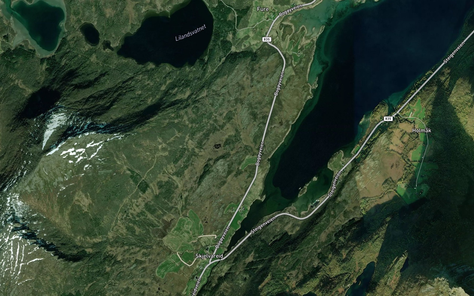 Satellite map of the Skjellelva