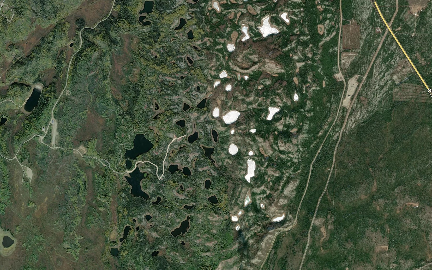 Satellite map of the Meadows Road Number 3 Lake