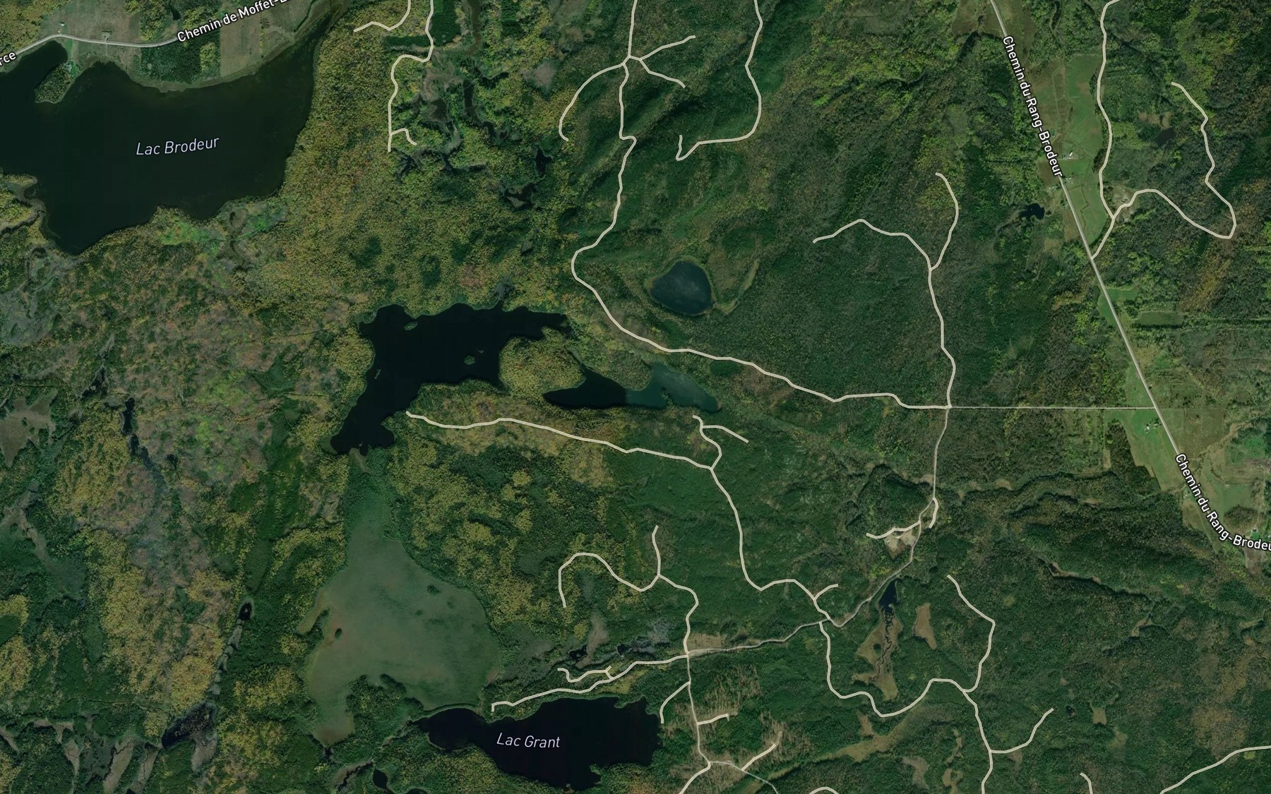Satellite map of the Lac Descoteaux